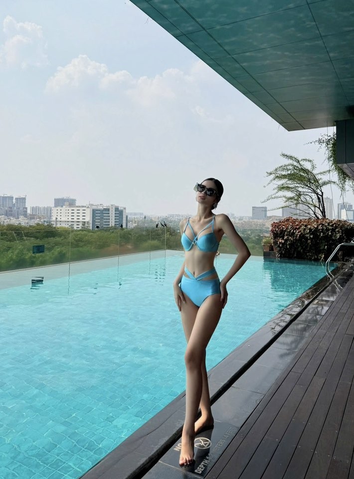 Ý Nhi diện áo tắm ở Hoa hậu Thế giới ảnh 2