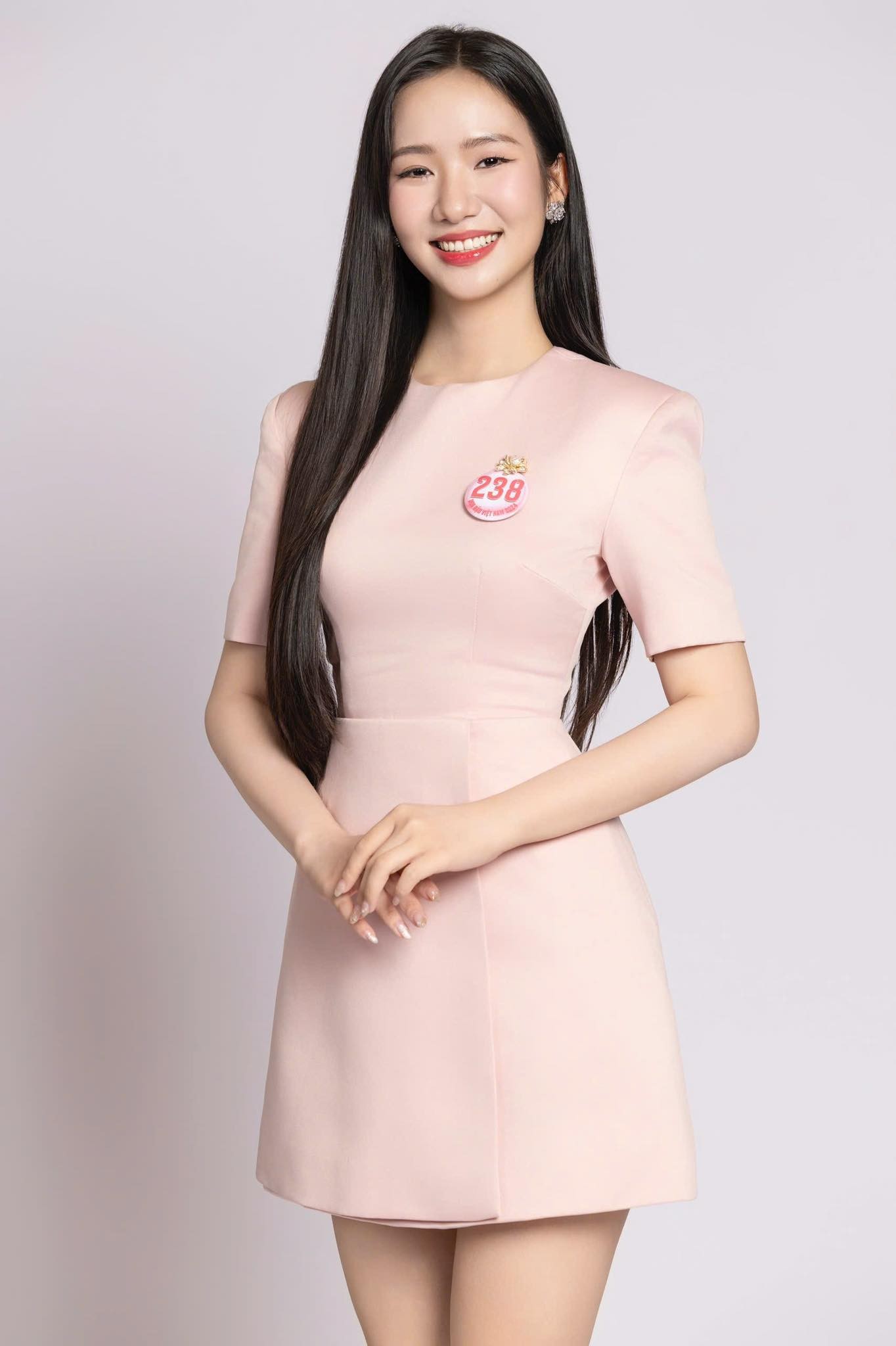 Thí sinh có vòng eo nhỏ nhất Hoa hậu Việt Nam ảnh 24