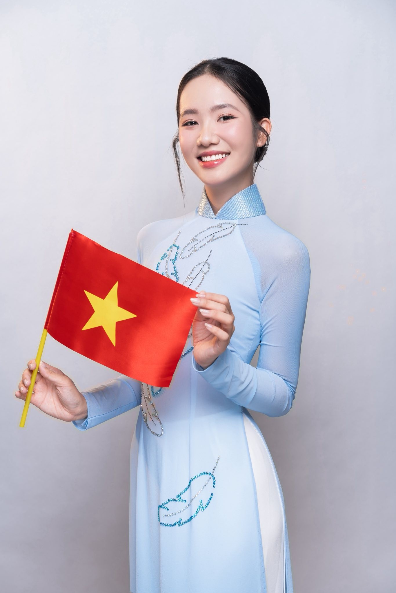 Thí sinh có vòng eo nhỏ nhất Hoa hậu Việt Nam ảnh 22