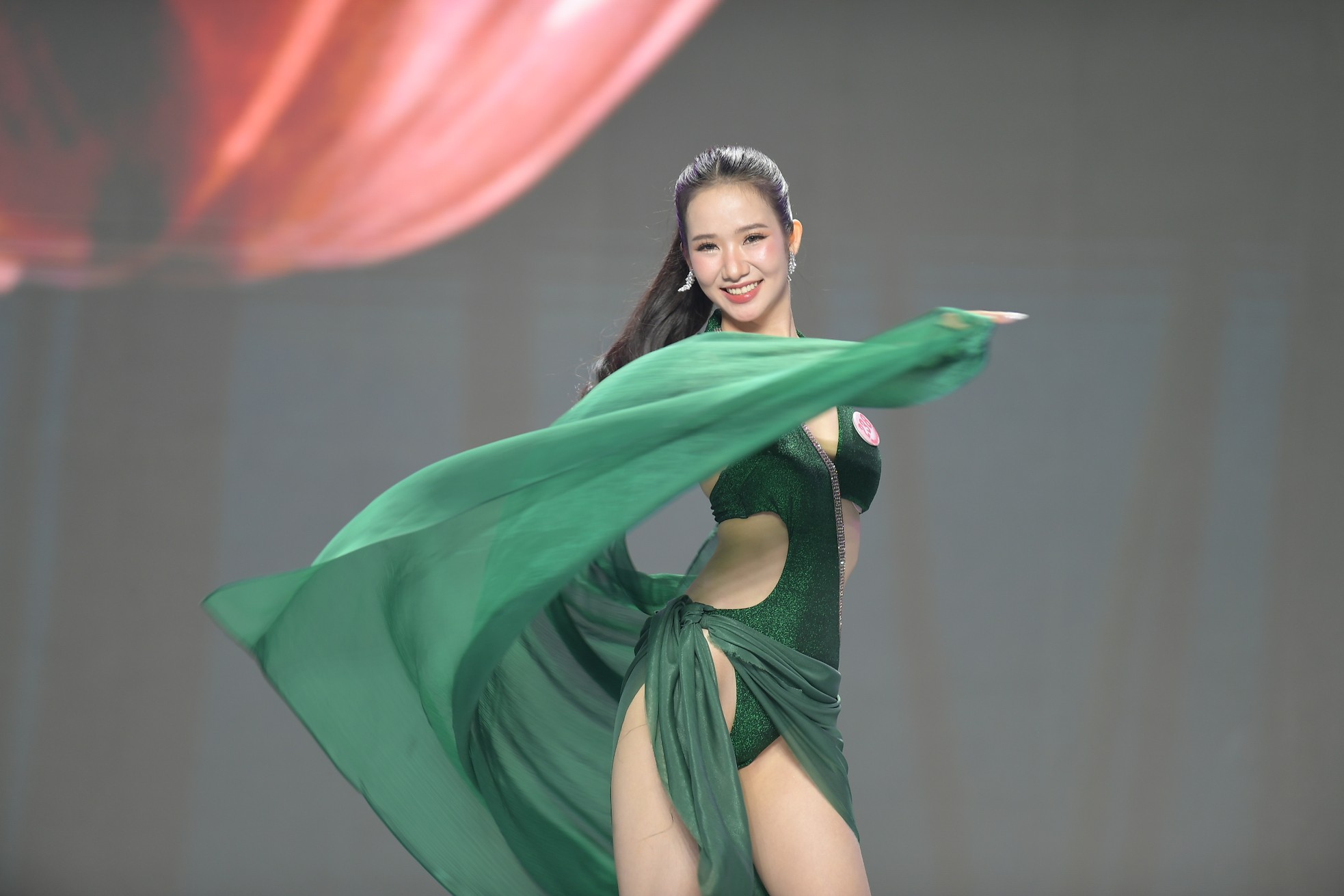 Thí sinh có vòng eo nhỏ nhất Hoa hậu Việt Nam ảnh 6