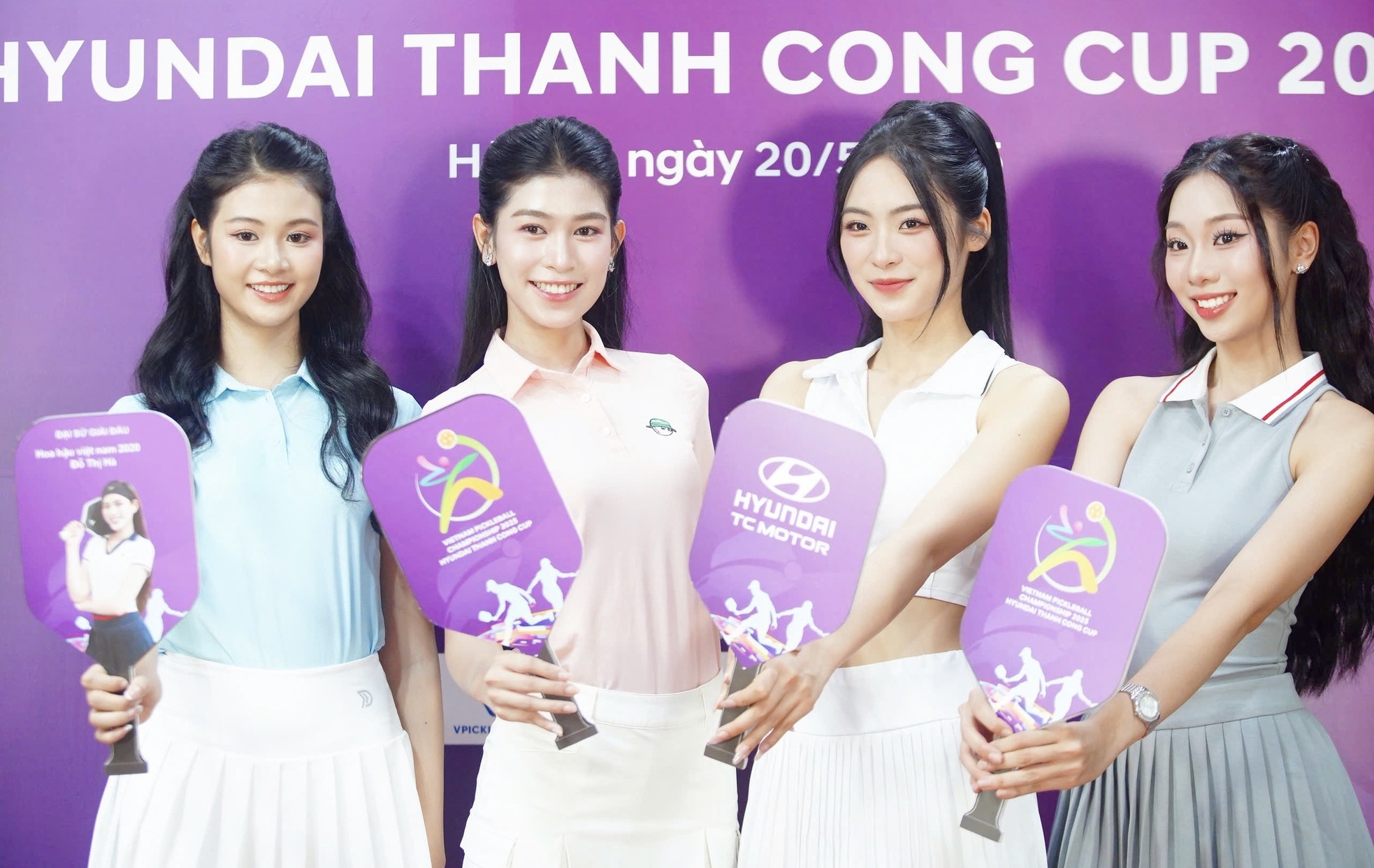 Thí sinh Hoa hậu Việt Nam khoe dáng tại họp báo Giải Pickleball Việt Nam ảnh 3