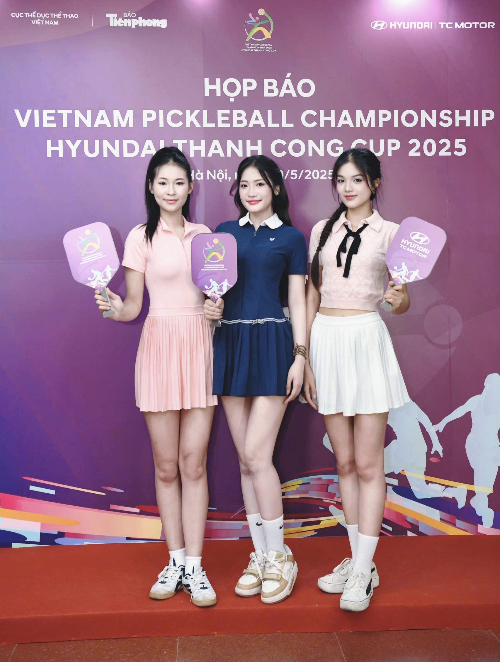 Thí sinh Hoa hậu Việt Nam khoe dáng tại họp báo Giải Pickleball Việt Nam ảnh 4