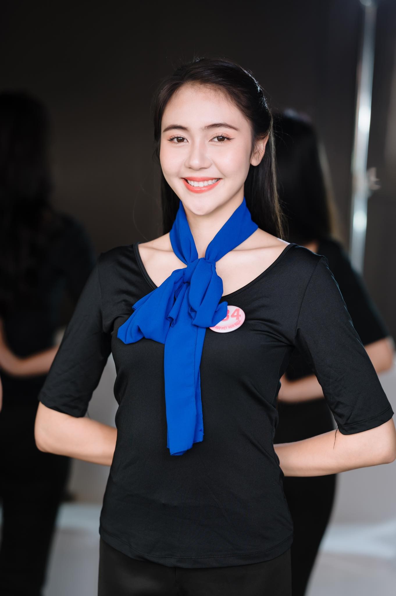 Cô gái miền Tây có năng khiếu diễn xuất ở Hoa hậu Việt Nam ảnh 18