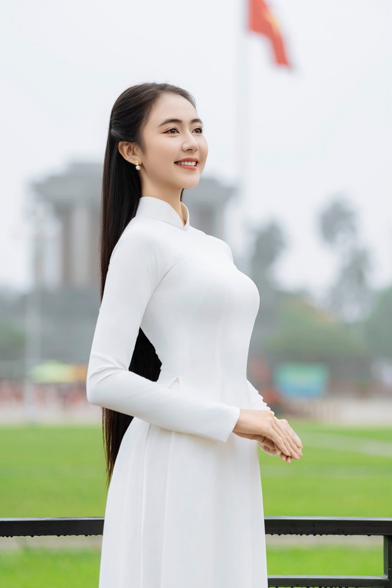Cô gái miền Tây có năng khiếu diễn xuất ở Hoa hậu Việt Nam ảnh 20