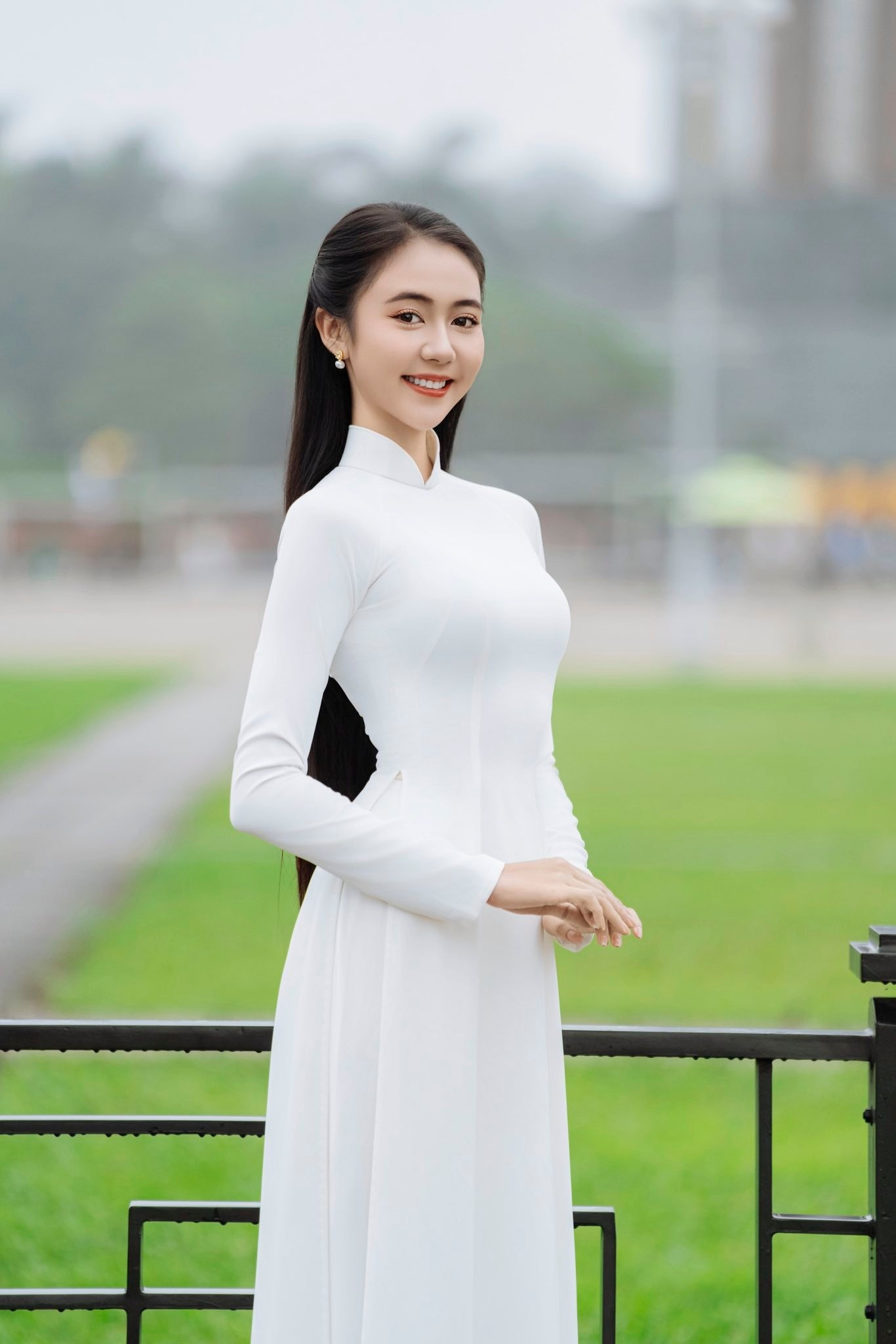 Cô gái miền Tây có năng khiếu diễn xuất ở Hoa hậu Việt Nam ảnh 19
