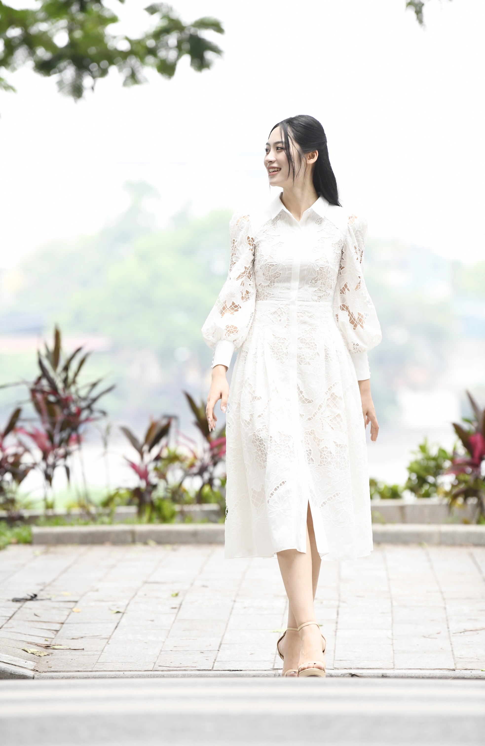 Thí sinh Vân Nhi ở Hoa hậu Việt Nam: 'Muốn đăng quang để làm rạng danh Hải Phòng' ảnh 4