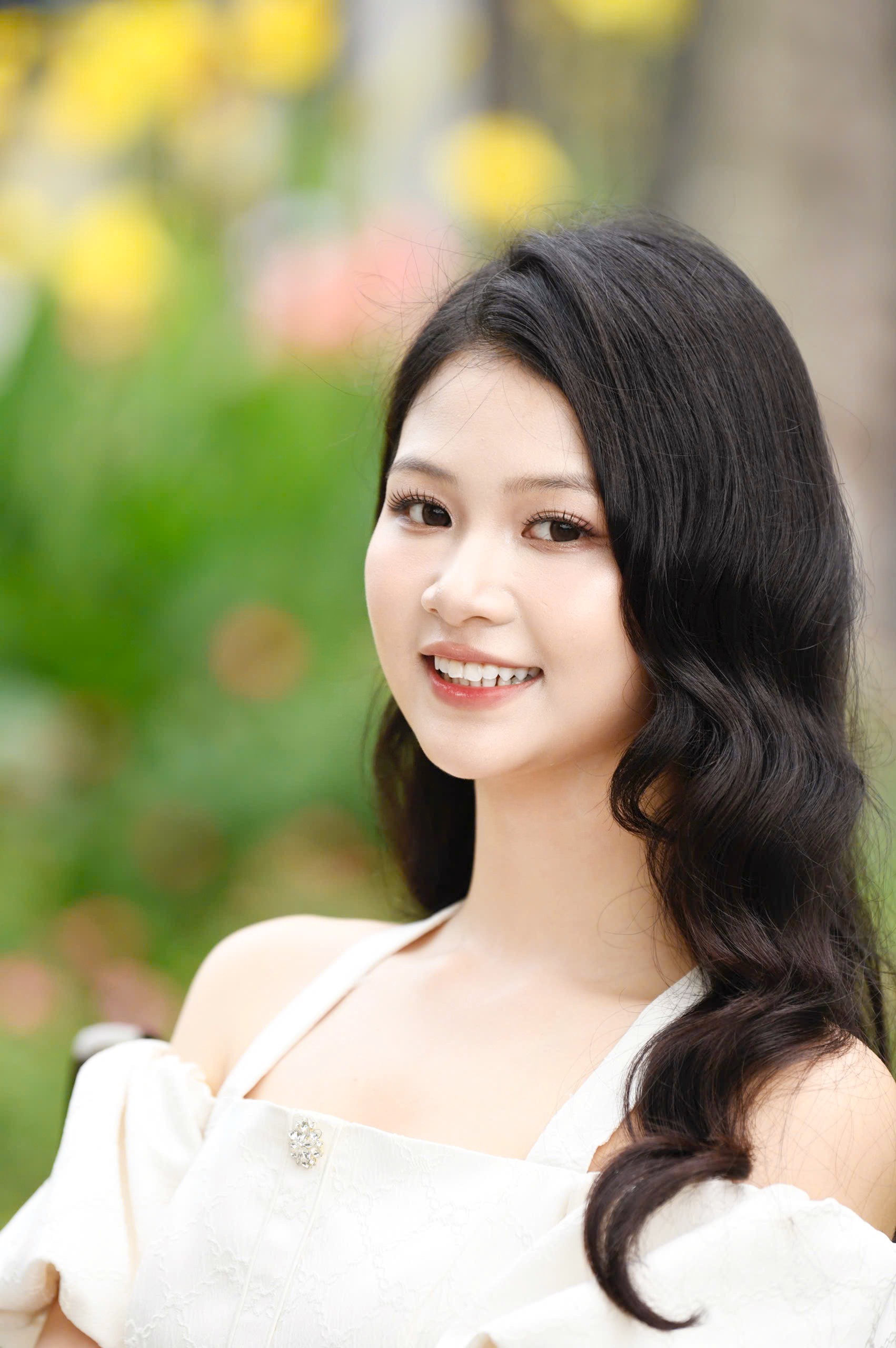 Thí sinh Hồ Ngọc Phương Linh ở Hoa hậu Việt Nam: 'Tôi chọn là nốt trầm xao xuyến' ảnh 17