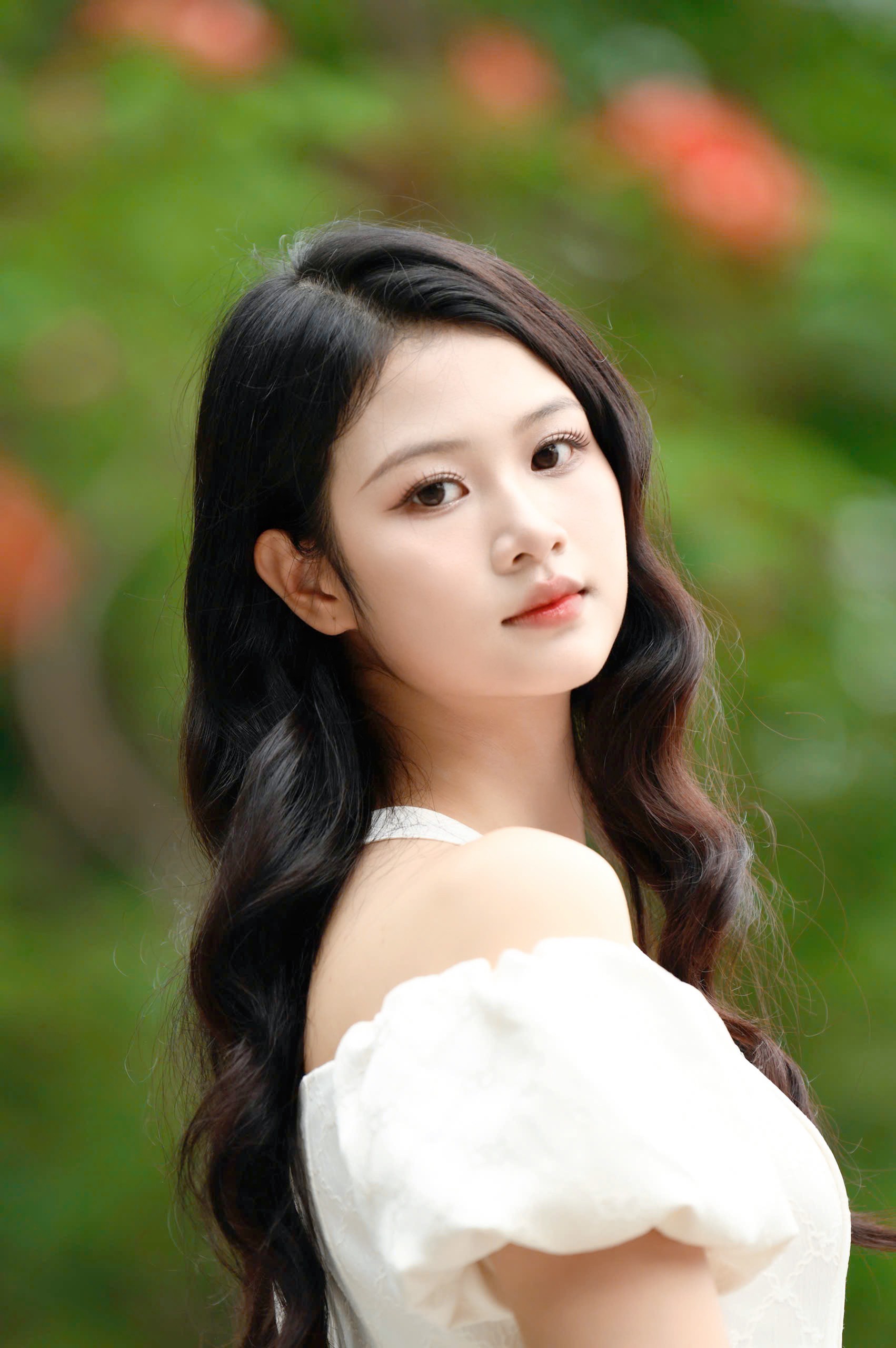 Thí sinh Hồ Ngọc Phương Linh ở Hoa hậu Việt Nam: 'Tôi chọn là nốt trầm xao xuyến' ảnh 16