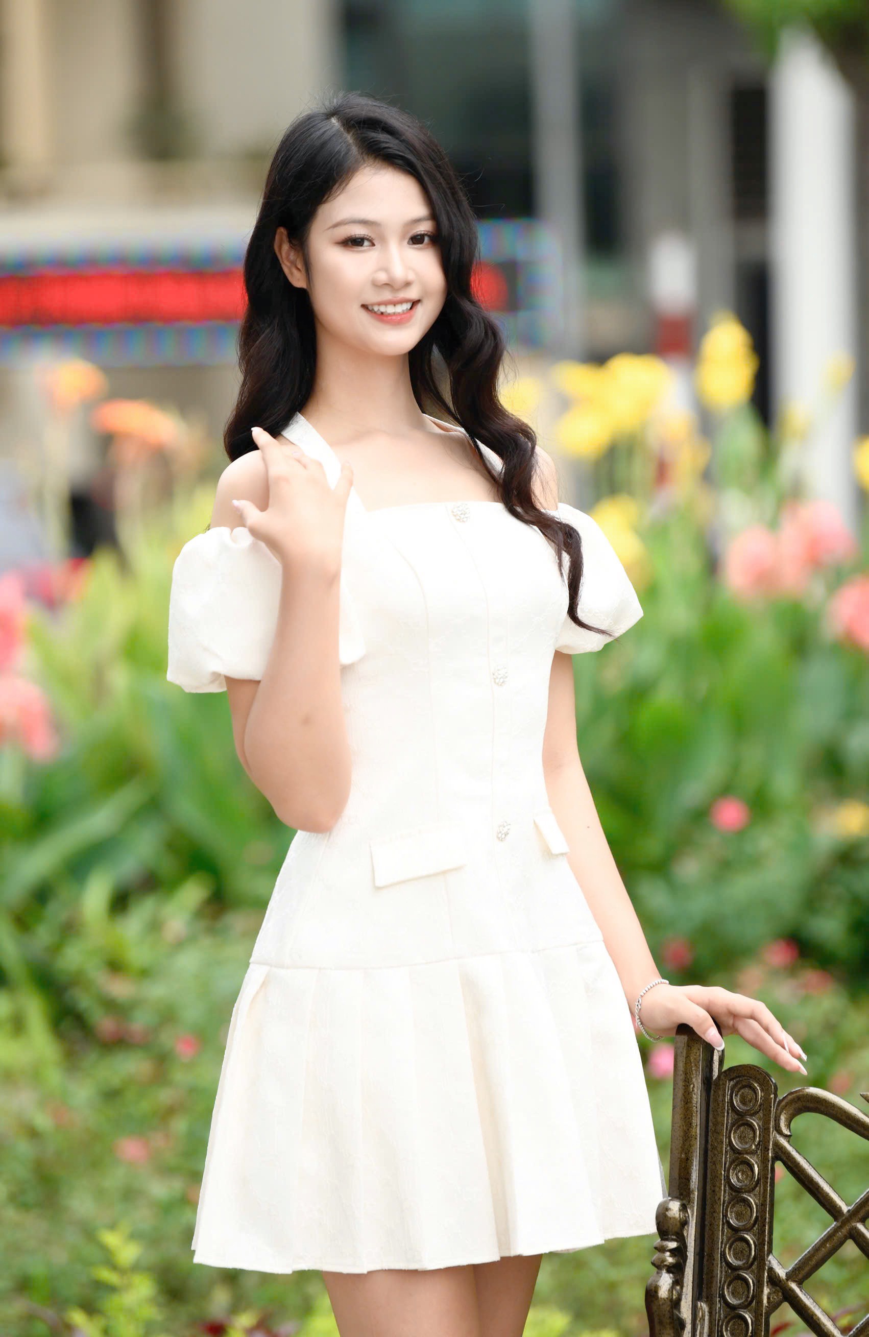 Thí sinh Hồ Ngọc Phương Linh ở Hoa hậu Việt Nam: 'Tôi chọn là nốt trầm xao xuyến' ảnh 10