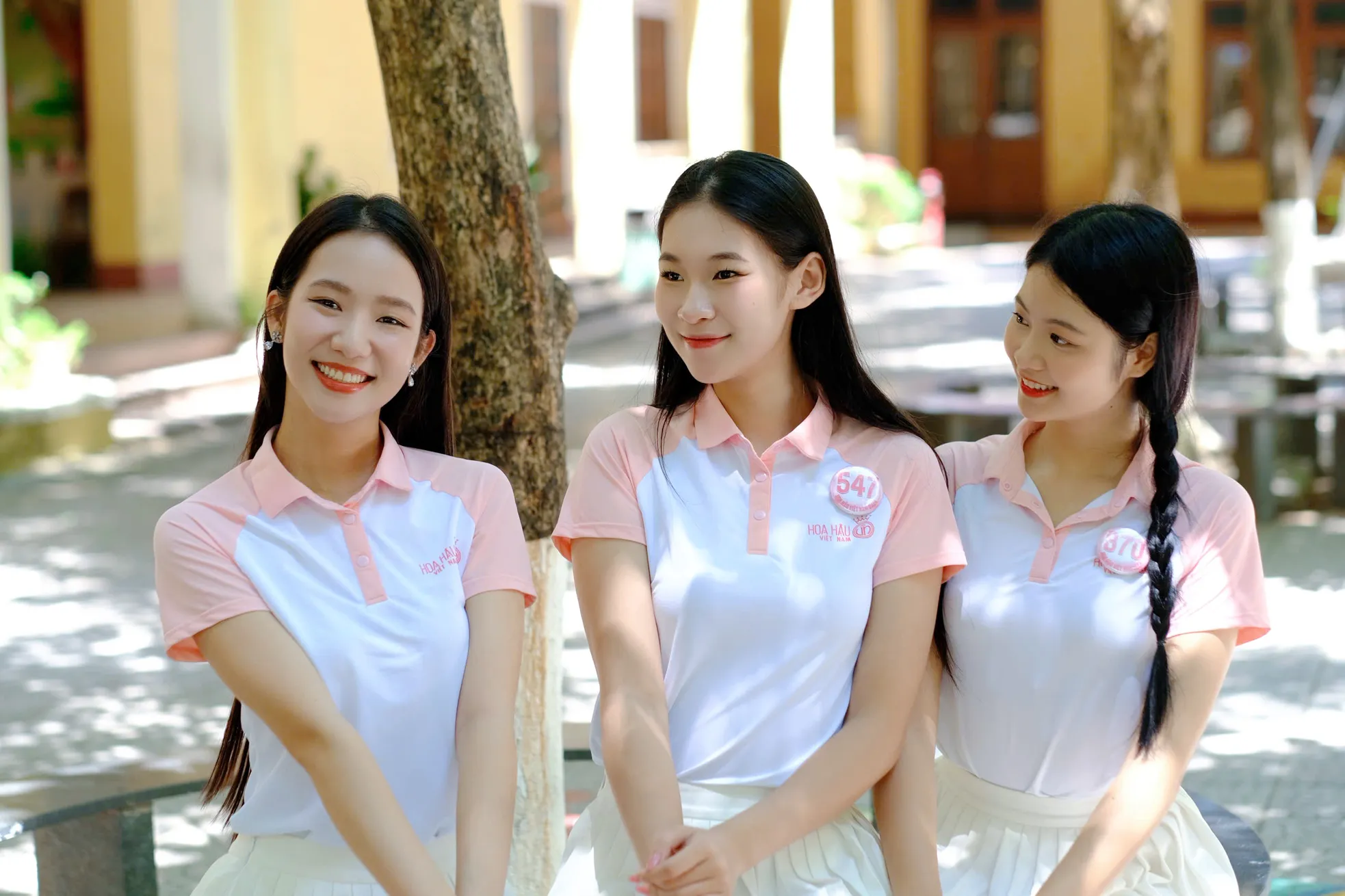 Thí sinh Hoa hậu Việt Nam rạng rỡ ngày trở lại Huế ảnh 3