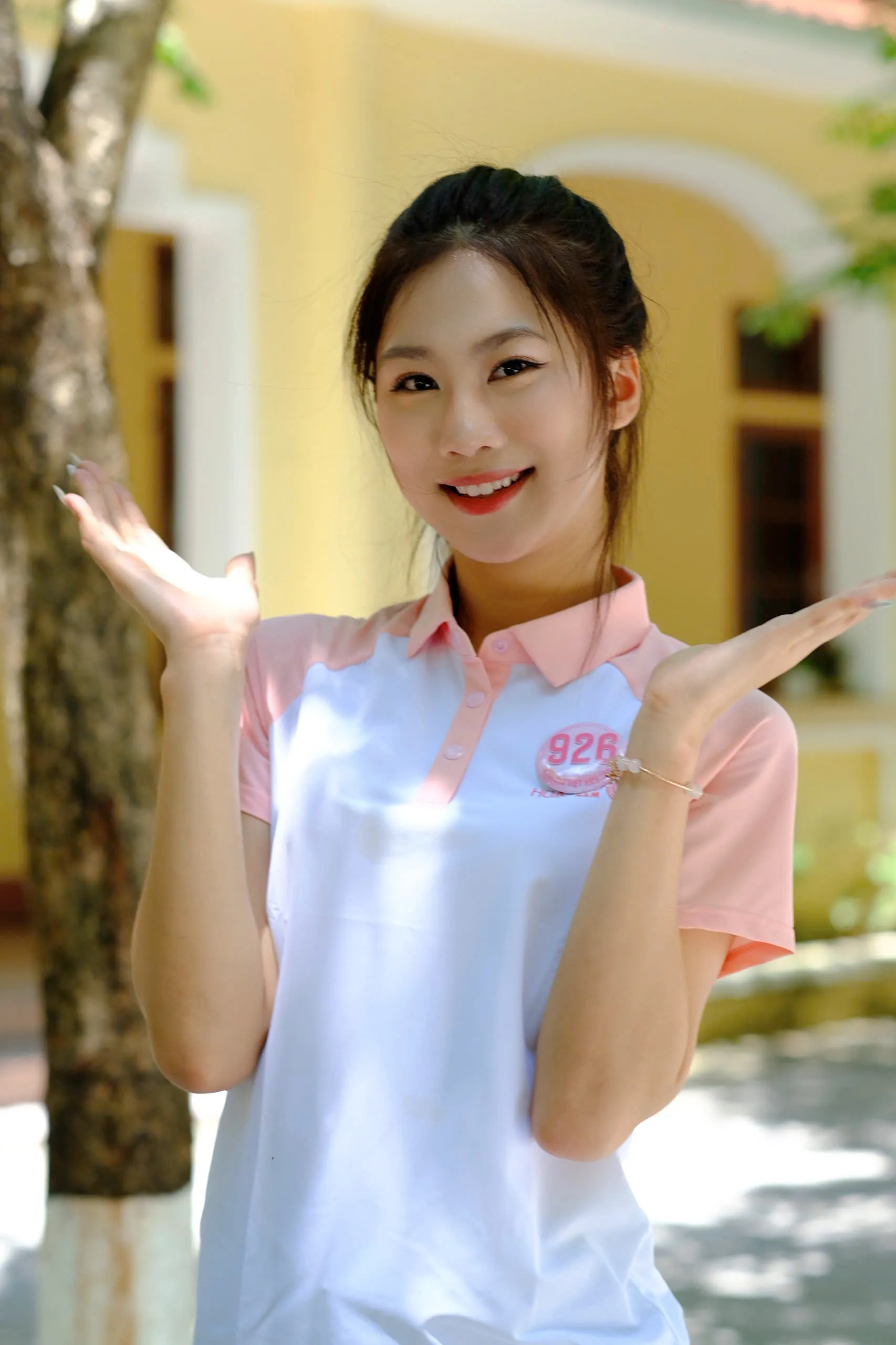Thí sinh Hoa hậu Việt Nam rạng rỡ ngày trở lại Huế ảnh 24