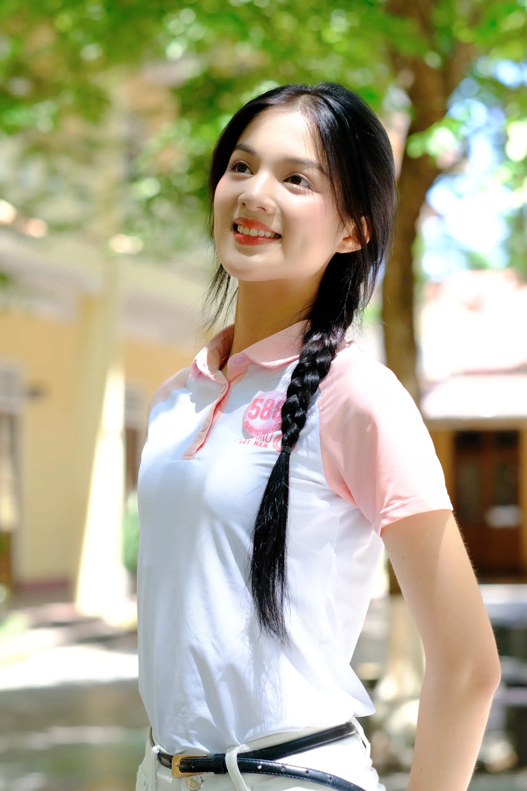 Thí sinh Hoa hậu Việt Nam rạng rỡ ngày trở lại Huế ảnh 25