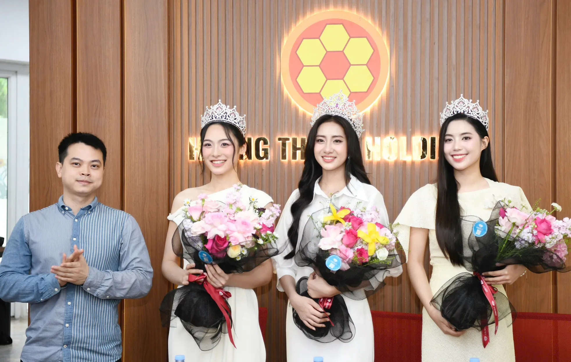Hoa hậu Hà Trúc Linh và hai á hậu háo hức với nhiệm kỳ Rạng rỡ Việt Nam ảnh 7