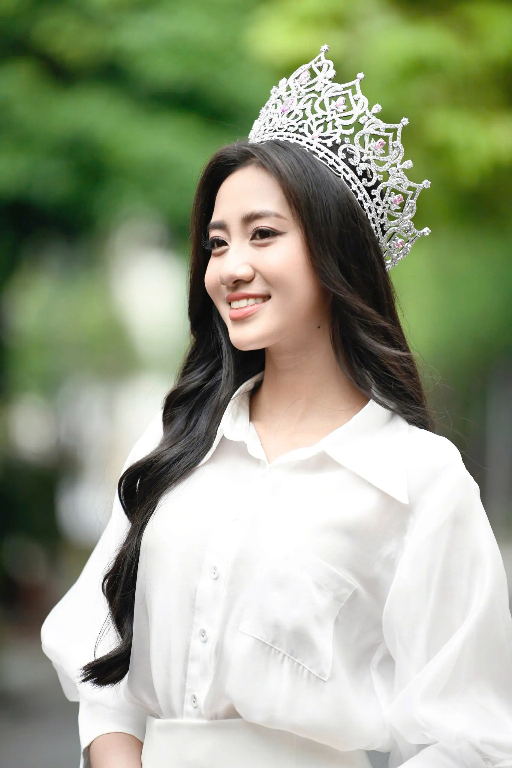 Cận nhan sắc Hoa hậu Hà Trúc Linh, Á hậu Châu Anh, Vân Nhi sau 3 ngày đăng quang ảnh 11
