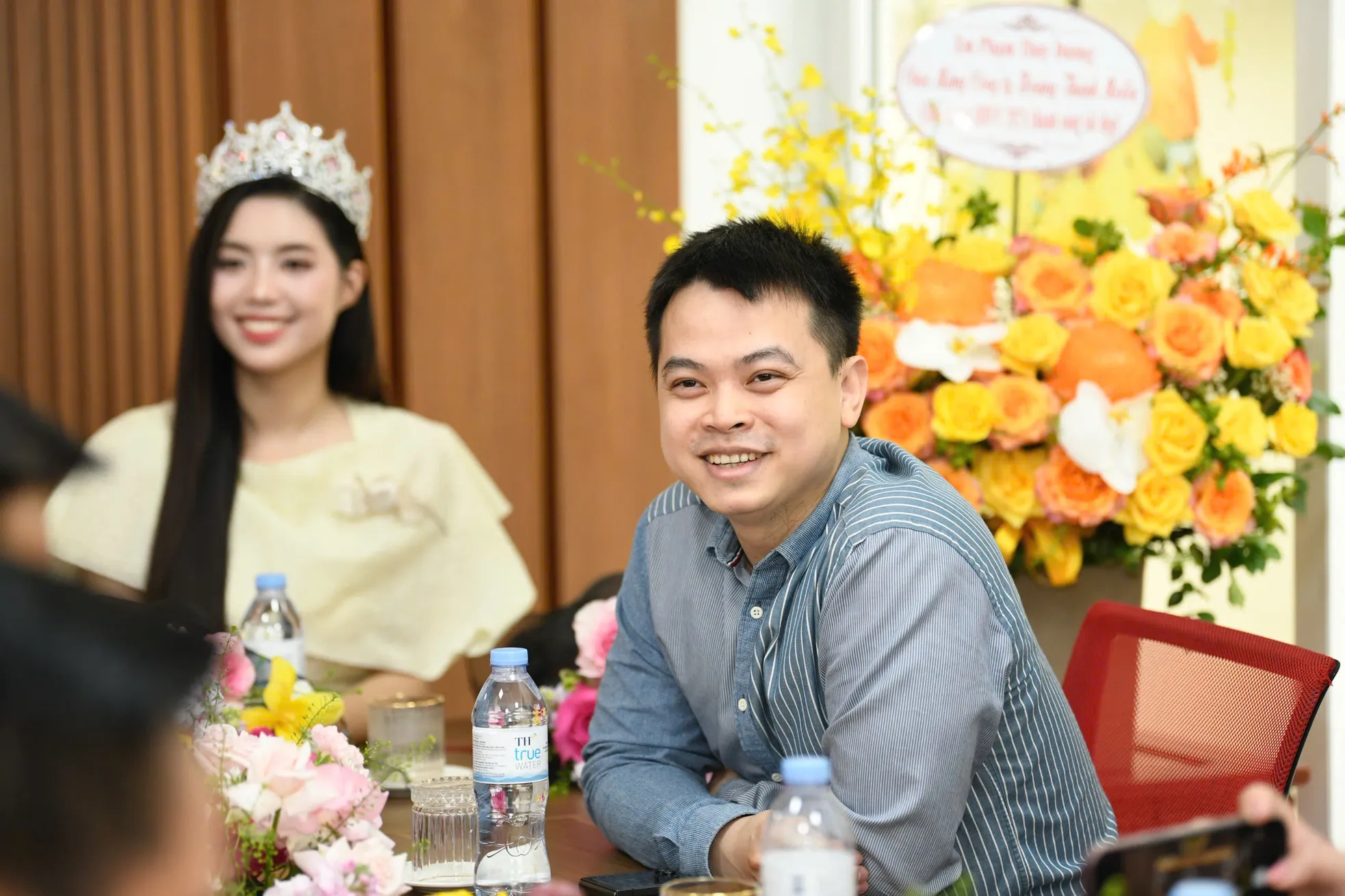 Hoa hậu Hà Trúc Linh và hai á hậu háo hức với nhiệm kỳ Rạng rỡ Việt Nam ảnh 15