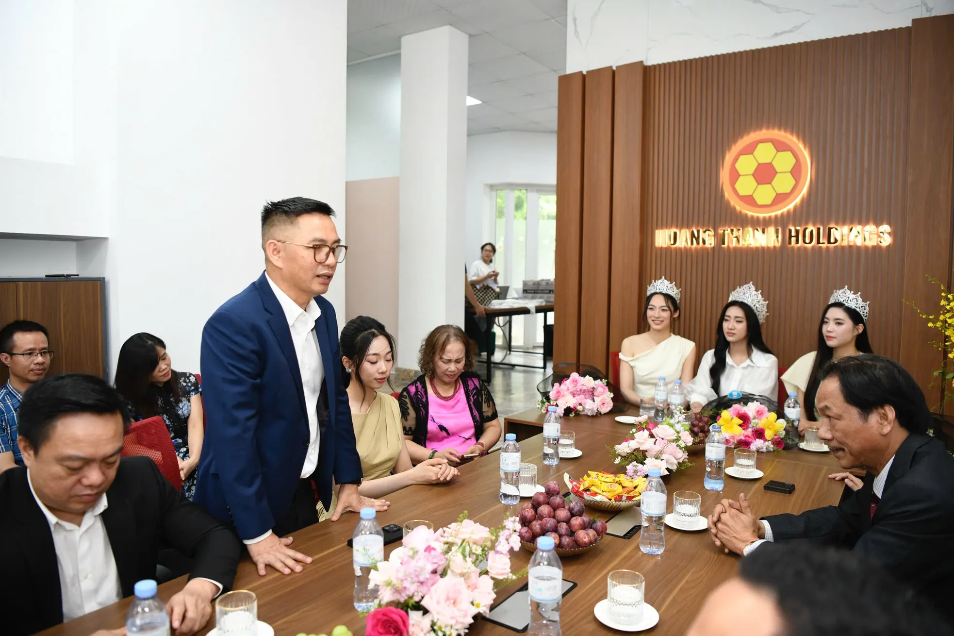 Hoa hậu Hà Trúc Linh và hai á hậu háo hức với nhiệm kỳ Rạng rỡ Việt Nam ảnh 14