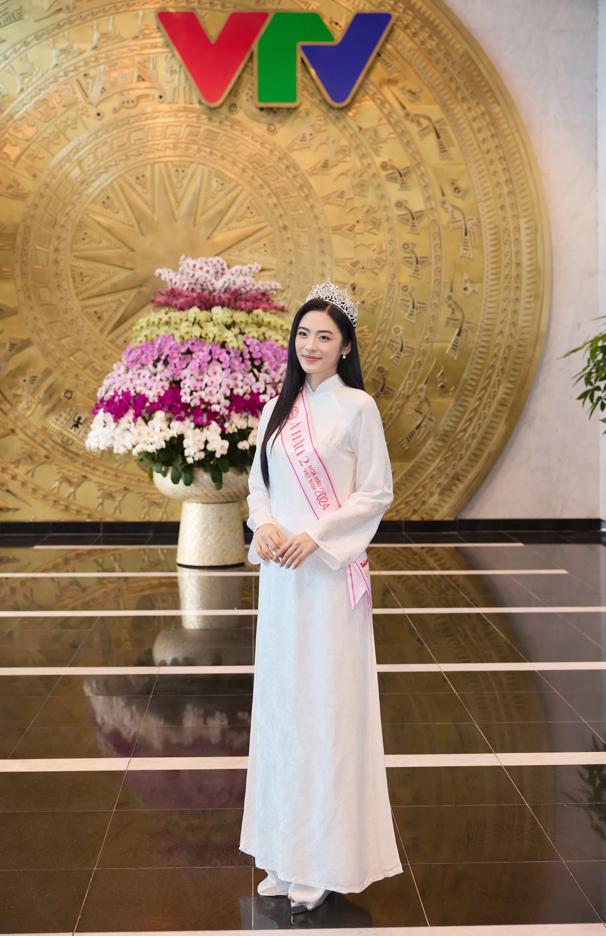 Giây phút Á hậu Châu Anh gặp lại chị gái Đại uý ảnh 14