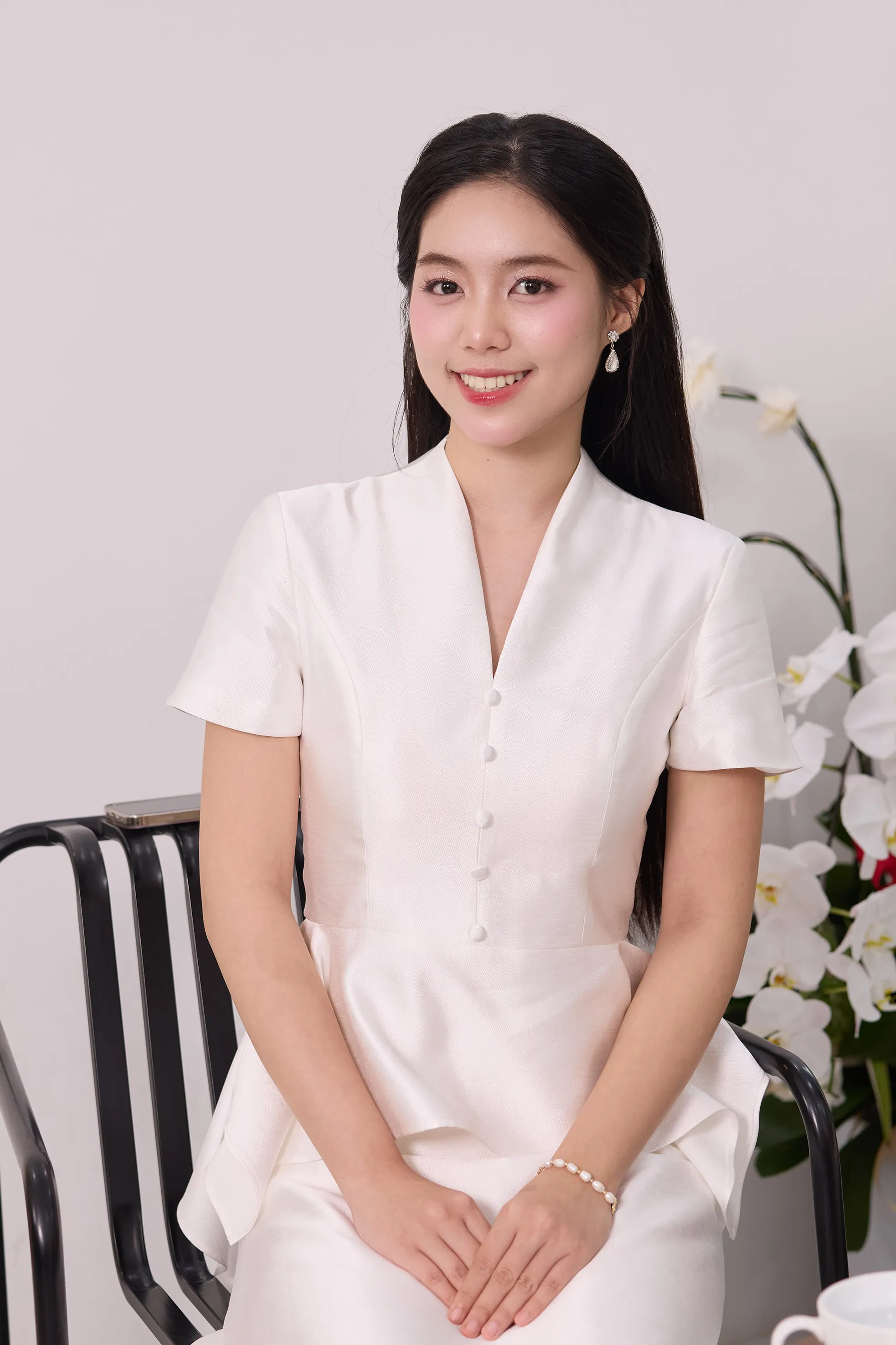 Giây phút Á hậu Châu Anh gặp lại chị gái Đại uý ảnh 20