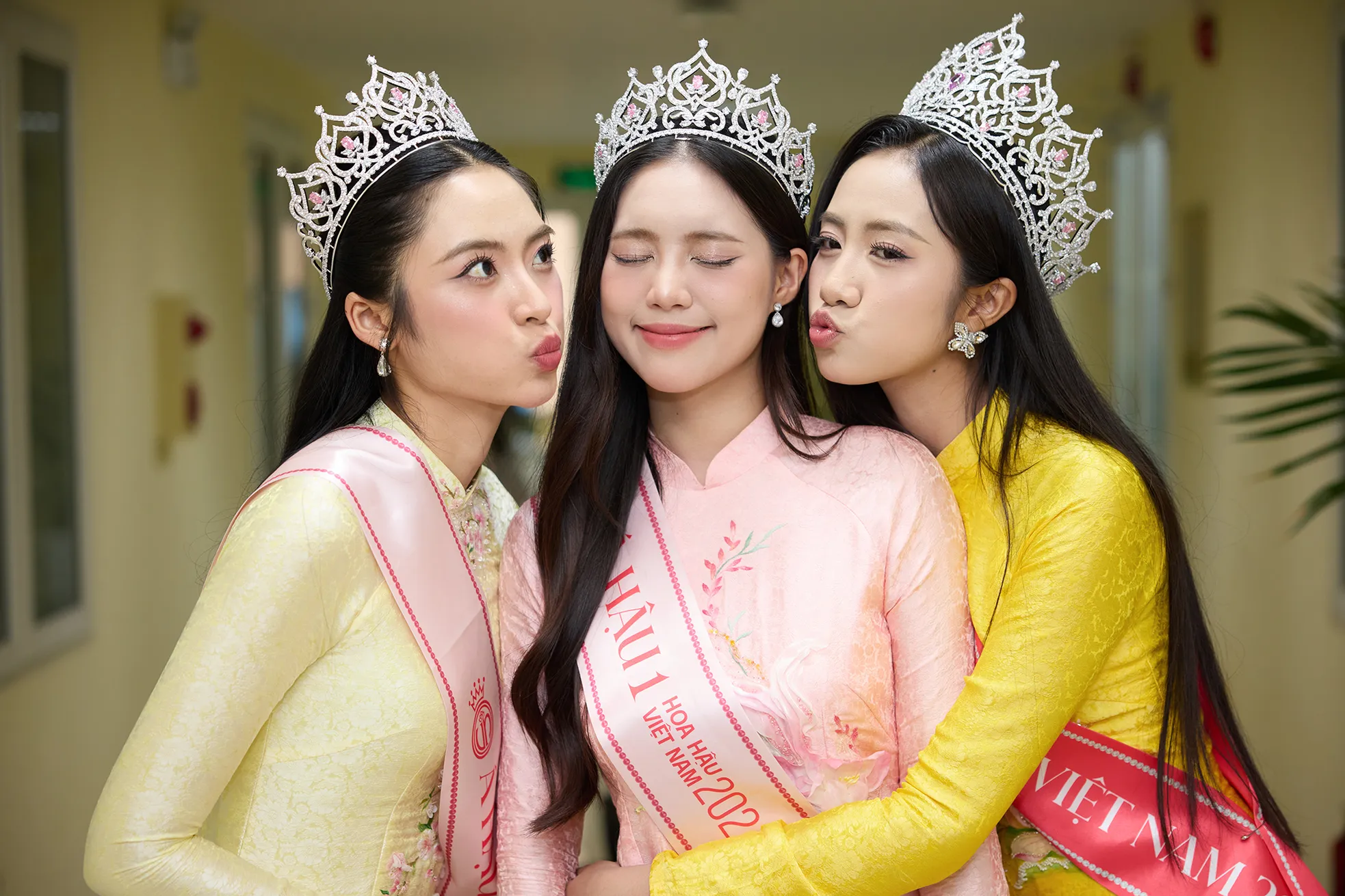 Hoa hậu Hà Trúc Linh: ‘Sau đăng quang, mỗi ngày chúng tôi chỉ ngủ 3-4 tiếng’ ảnh 8