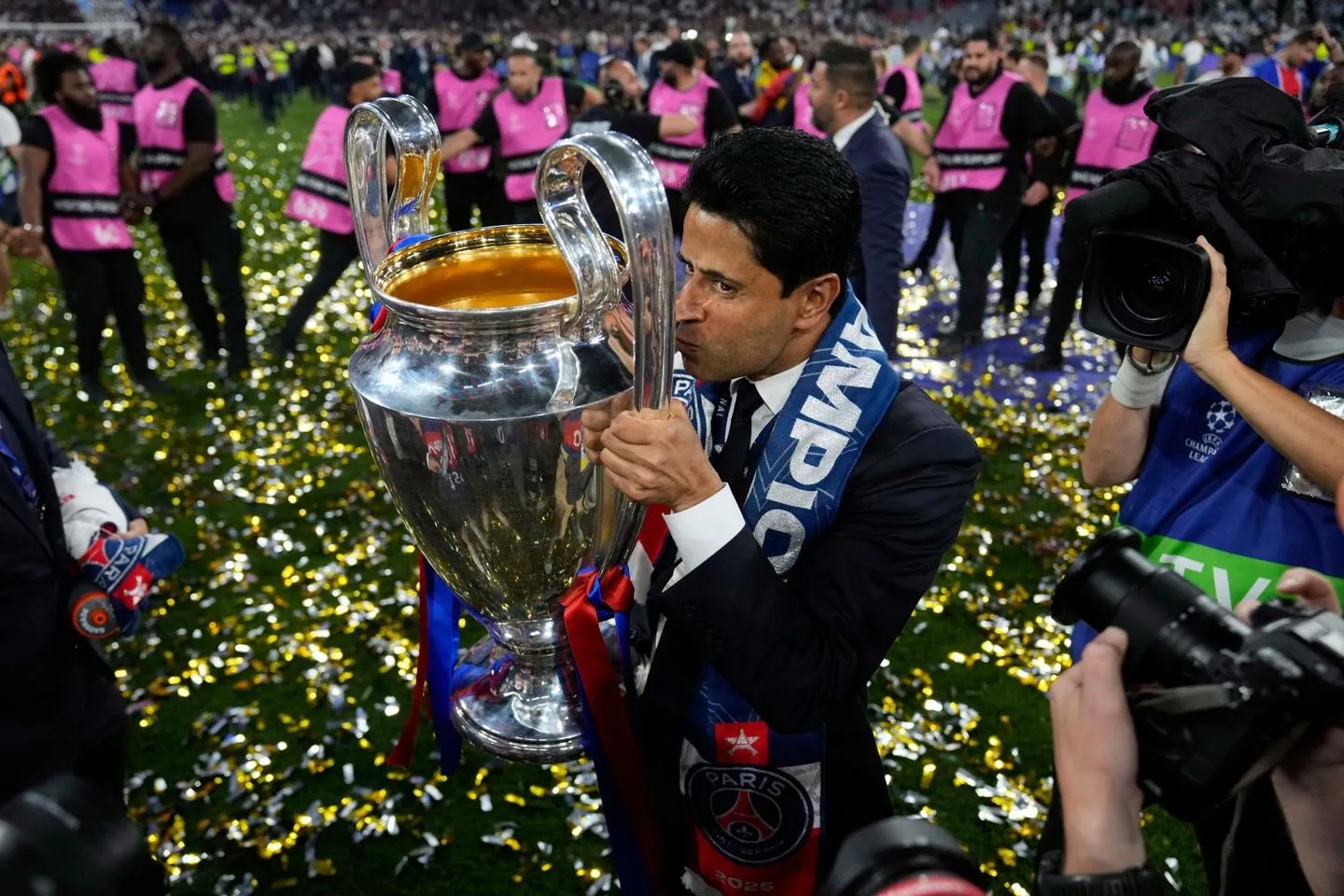 Nasser Al-Khelaifi, hành trình từ làng chài nghèo khó đến ông chủ PSG ảnh 12