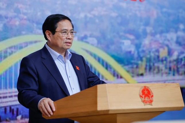Giá điện tăng; xăng 'gánh' 2 loại thuế phí ảnh 1