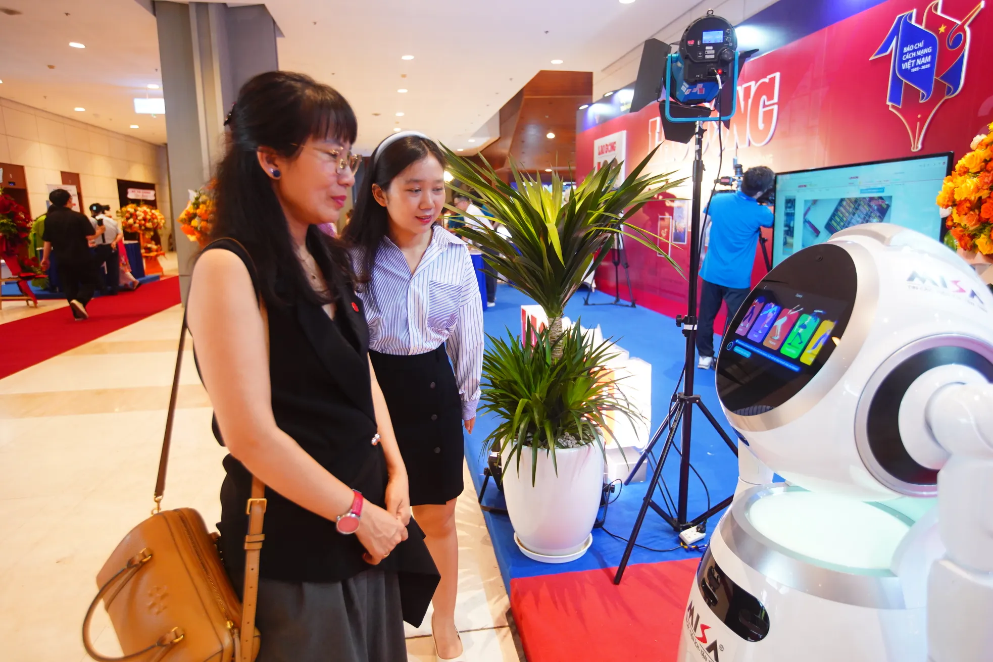 Dấu ấn công nghệ tại các gian trưng bày Hội Báo toàn quốc 2025 ảnh 14