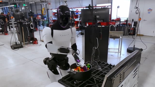 Elon Musk khoe robot Optimus làm việc nhà, gây sốt mạng xã hội ảnh 2