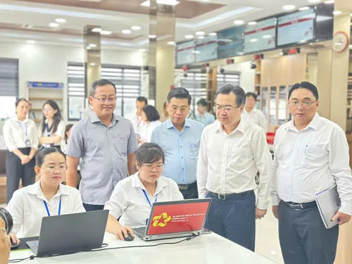 TPHCM 'chạy đà' vận hành phường, xã mới ảnh 1