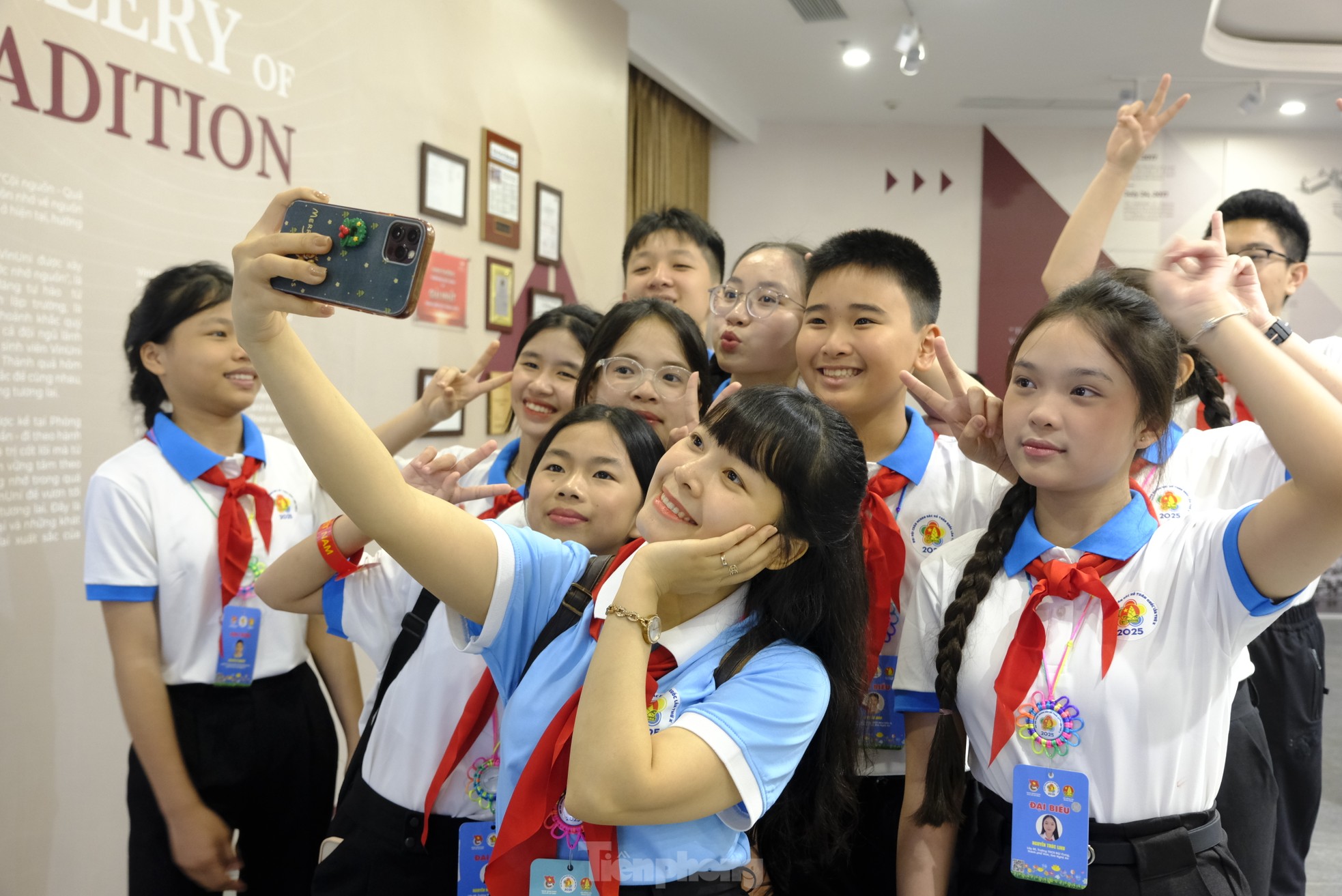Đại biểu Cháu ngoan Bác Hồ trải nghiệm không gian sáng tạo tại các tập đoàn hàng đầu Việt Nam ảnh 11