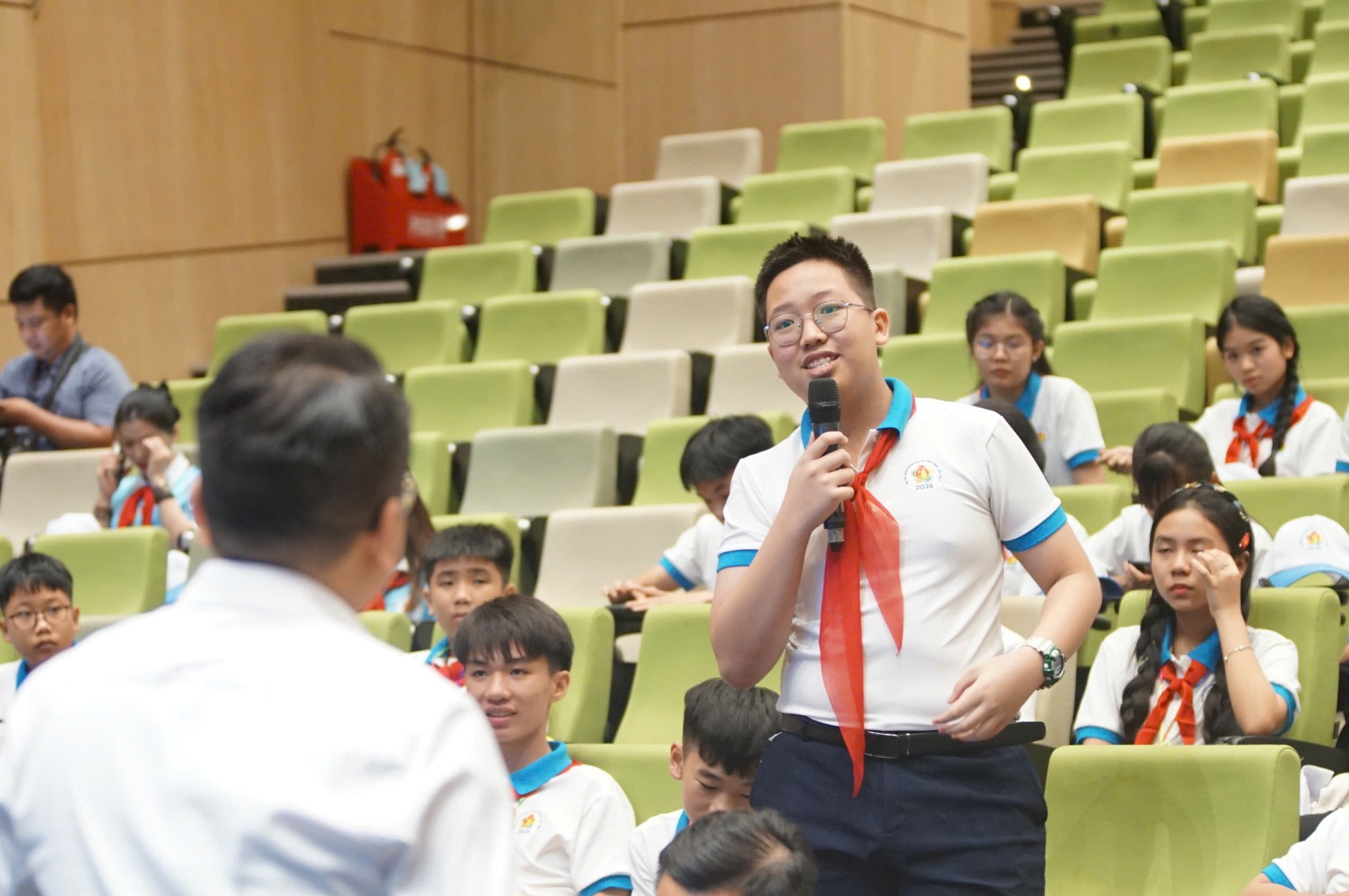 Đại biểu Cháu ngoan Bác Hồ trải nghiệm không gian sáng tạo tại các tập đoàn hàng đầu Việt Nam ảnh 5
