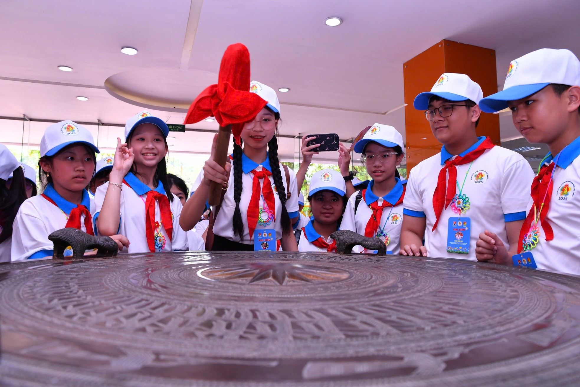 Đại biểu Cháu ngoan Bác Hồ trải nghiệm không gian sáng tạo tại các tập đoàn hàng đầu Việt Nam ảnh 12