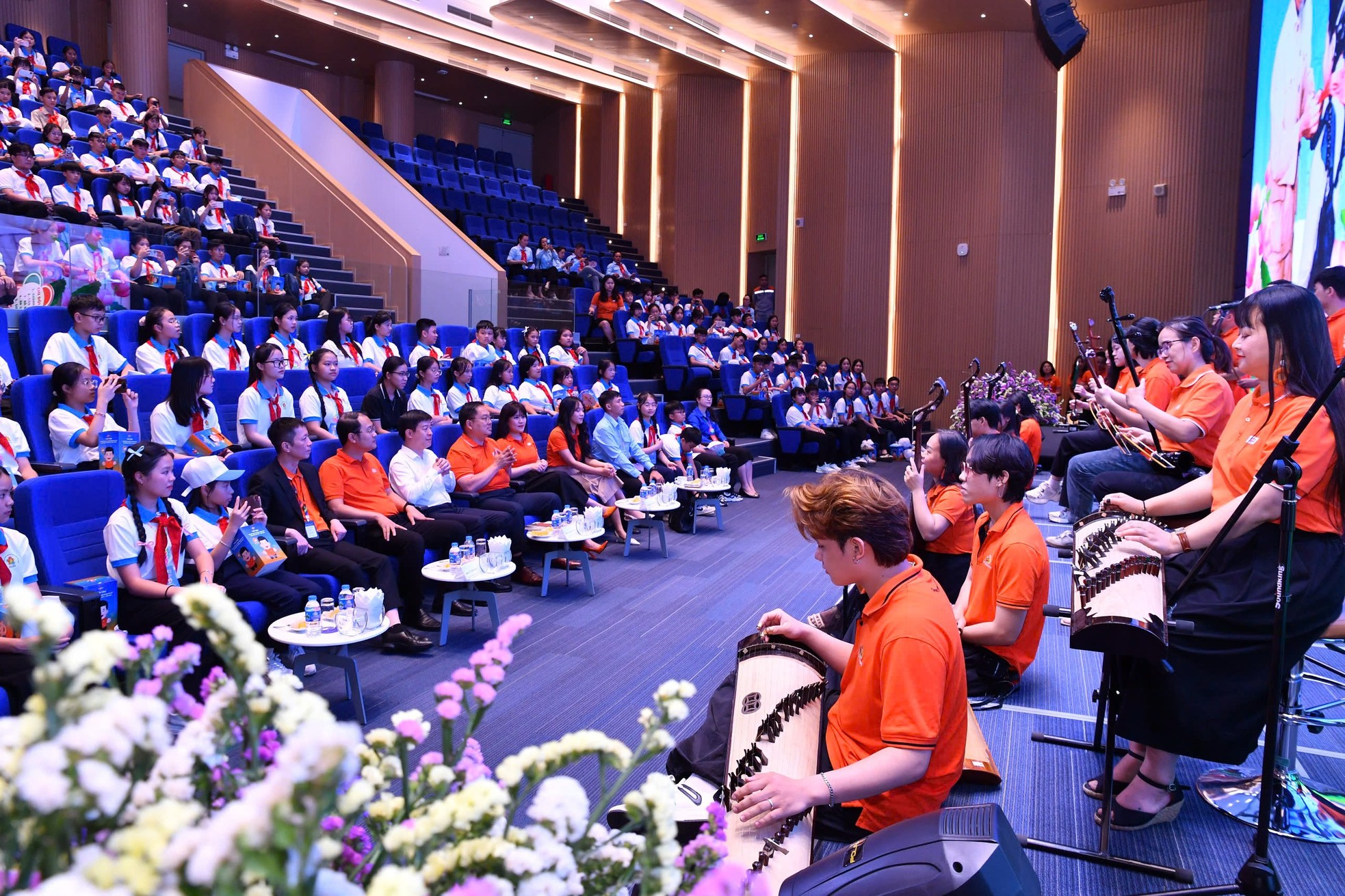 Đại biểu Cháu ngoan Bác Hồ trải nghiệm không gian sáng tạo tại các tập đoàn hàng đầu Việt Nam ảnh 13