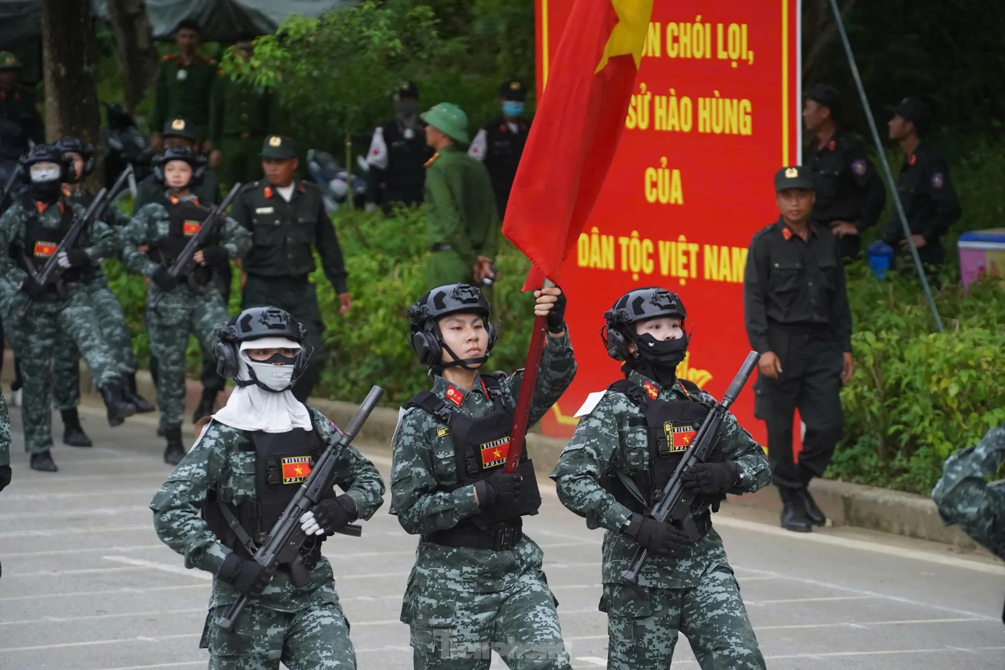 'Hoa thép' nở trên thao trường ảnh 6