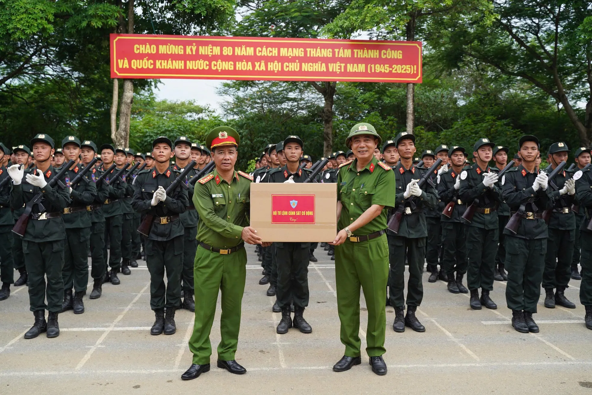 'Hoa thép' nở trên thao trường ảnh 14