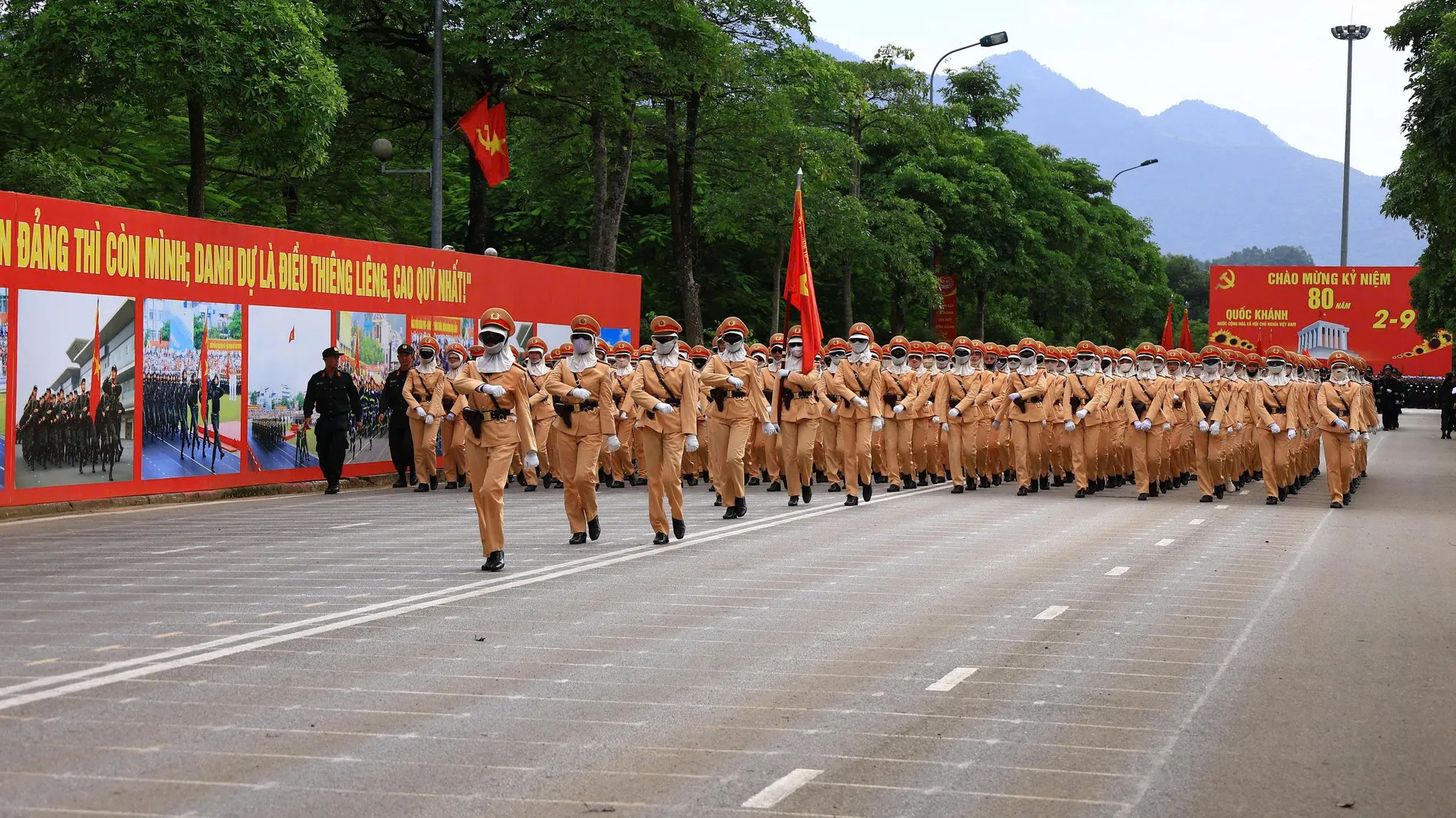 'Hoa thép' nở trên thao trường ảnh 8