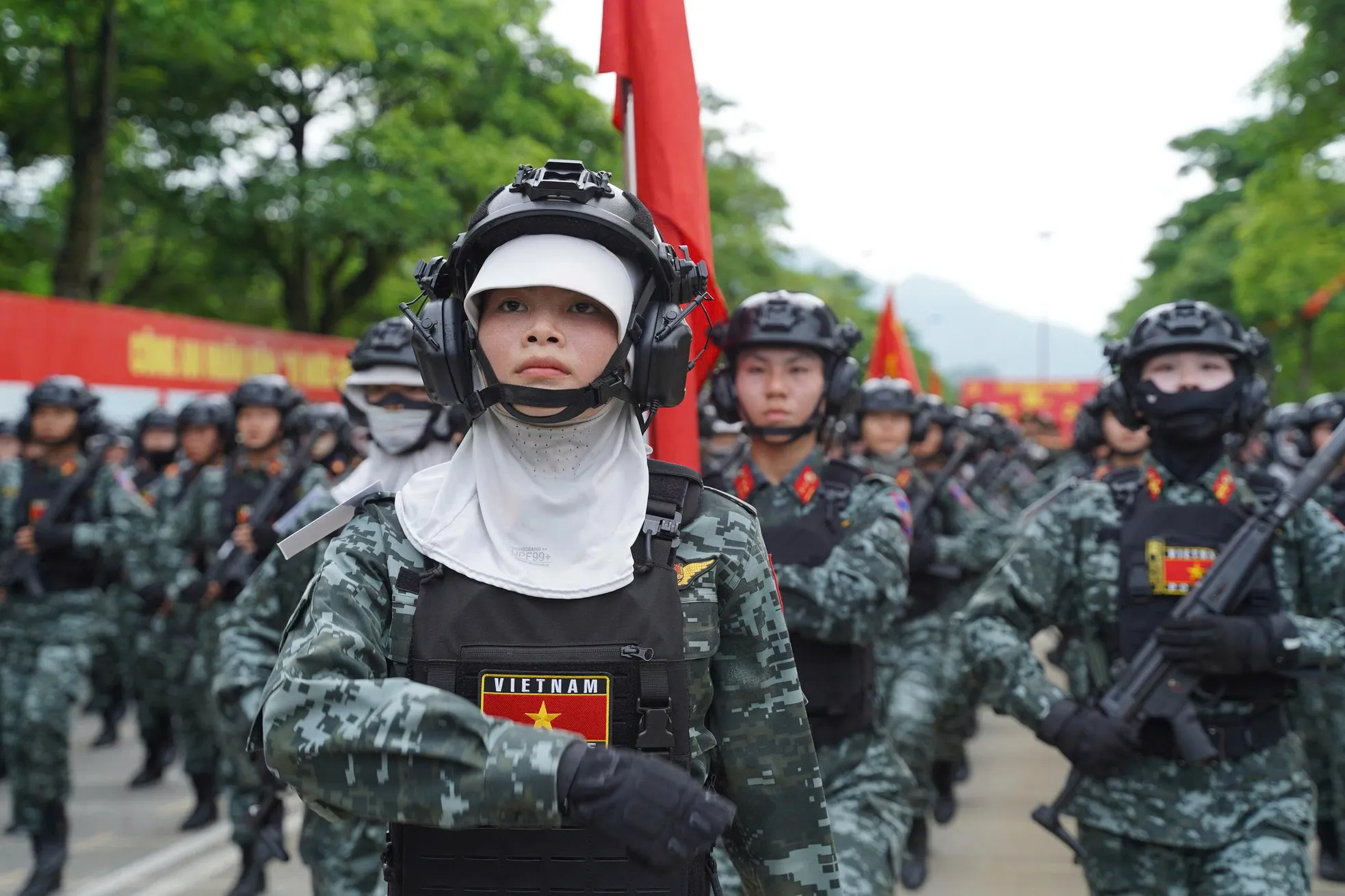 'Hoa thép' nở trên thao trường ảnh 10