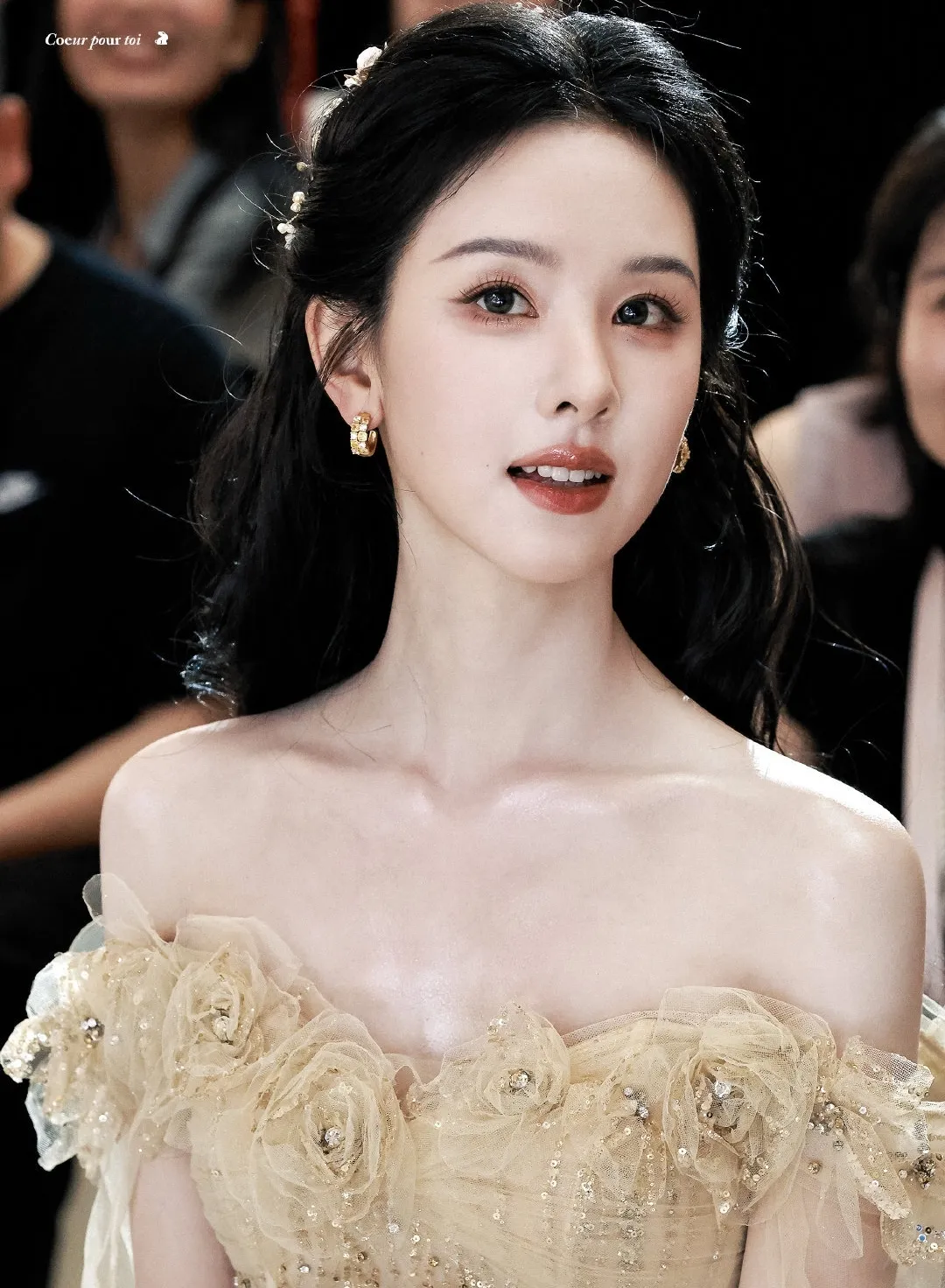 Mỹ nữ khiến 5 triệu người muốn kết hôn - Ảnh 1. Mỹ nữ khiến 5 triệu người muốn kết hôn - Ảnh 1.
