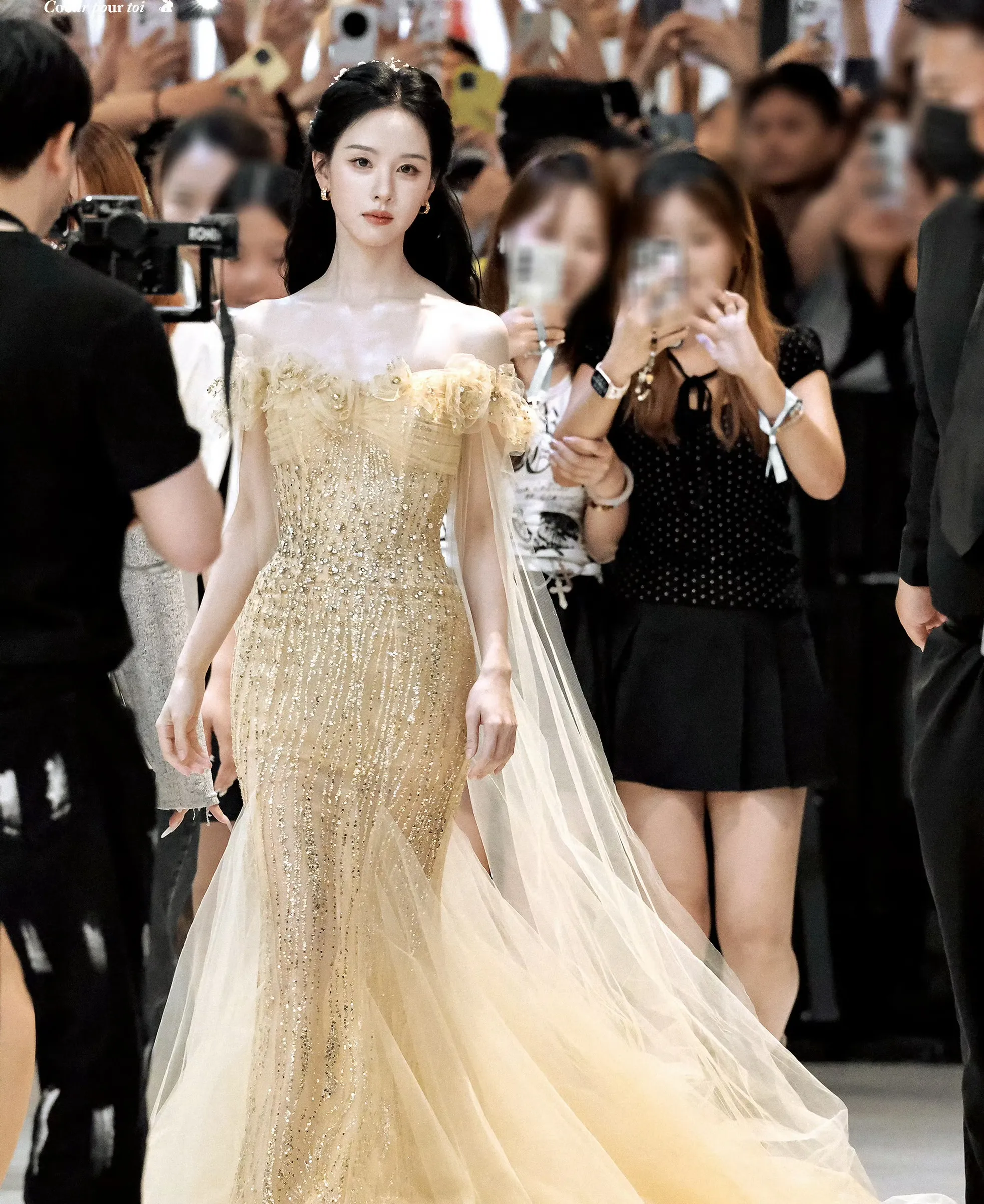 Mỹ nữ khiến 5 triệu người muốn kết hôn - Ảnh 3. Mỹ nữ khiến 5 triệu người muốn kết hôn - Ảnh 3.