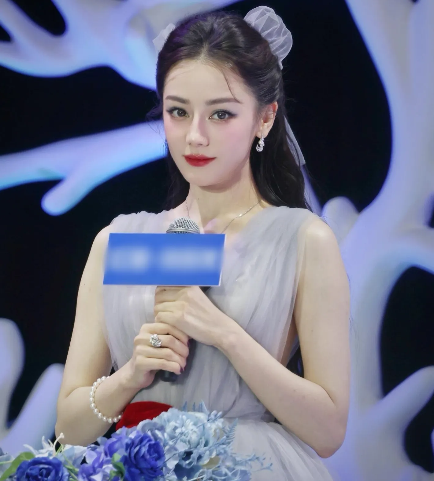 Nhan sắc Địch Lệ Nhiệt Ba gây trầm trồ ảnh 10