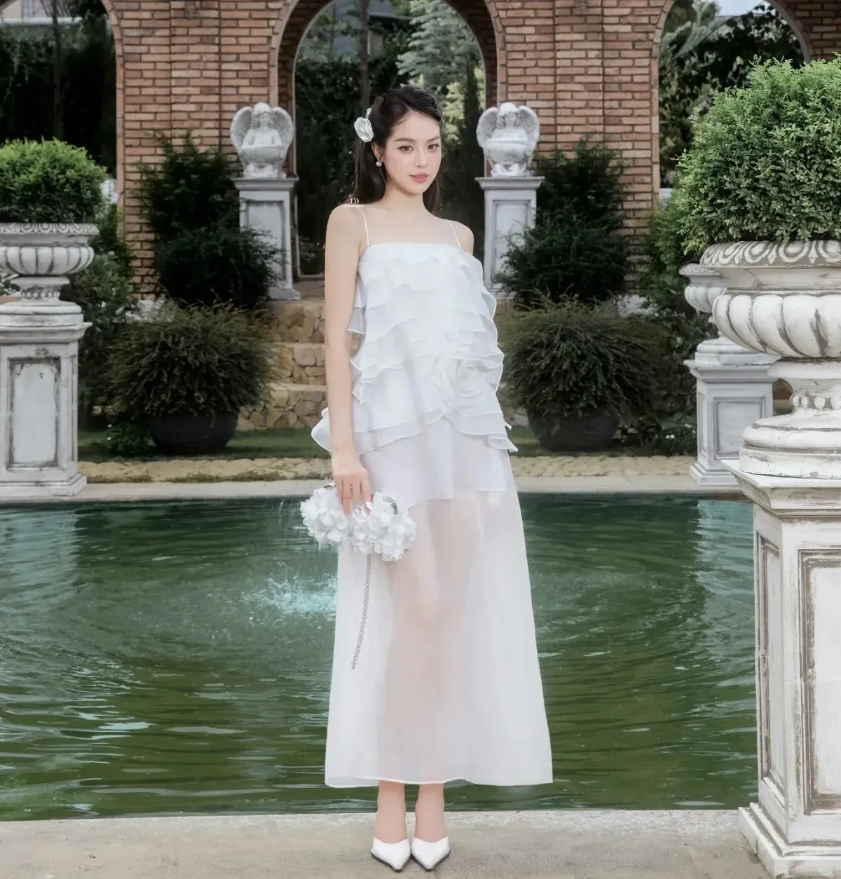 Vẻ đẹp nàng thơ của Hoa hậu Huỳnh Thị Thanh Thủy ảnh 2