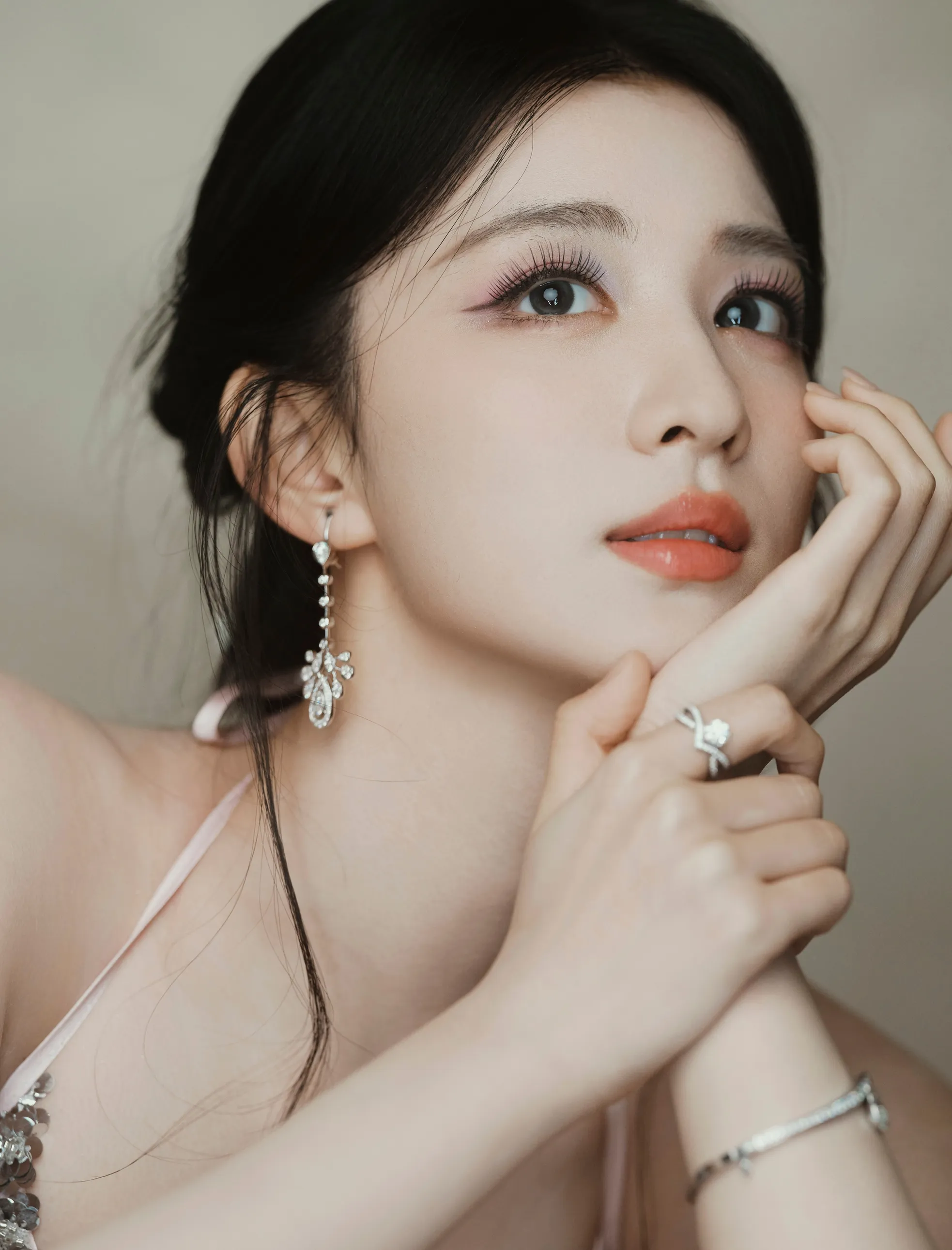 Nhan sắc tuyệt mỹ giúp Vương Sở Nhiên gây sốt ảnh 2
