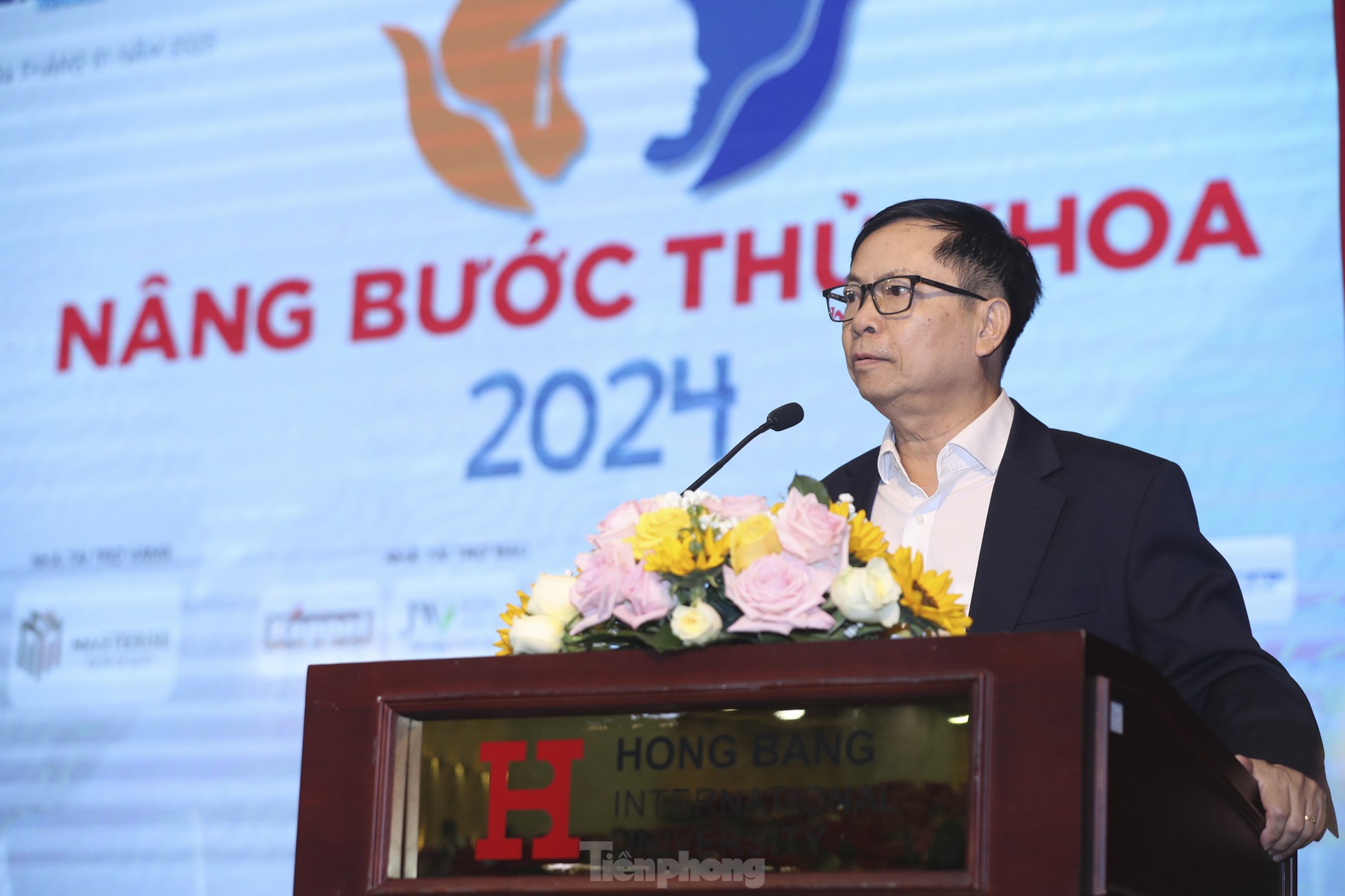 Toàn cảnh lễ trao học bổng Nâng bước Thủ khoa 2024 ảnh 3