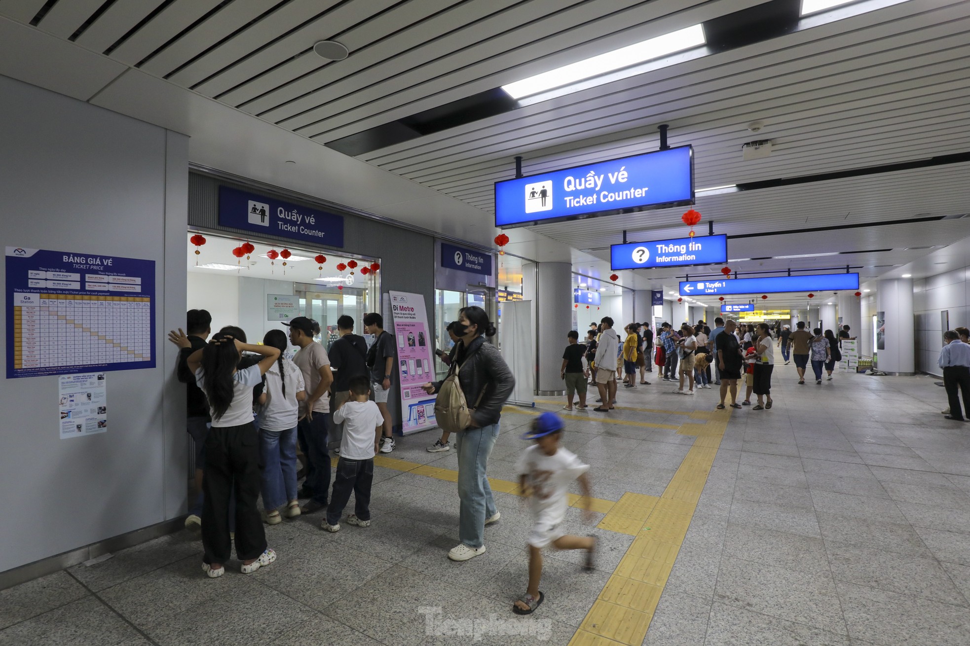 Bất ngờ hình ảnh metro TPHCM ngày mùng 5 Tết ảnh 6