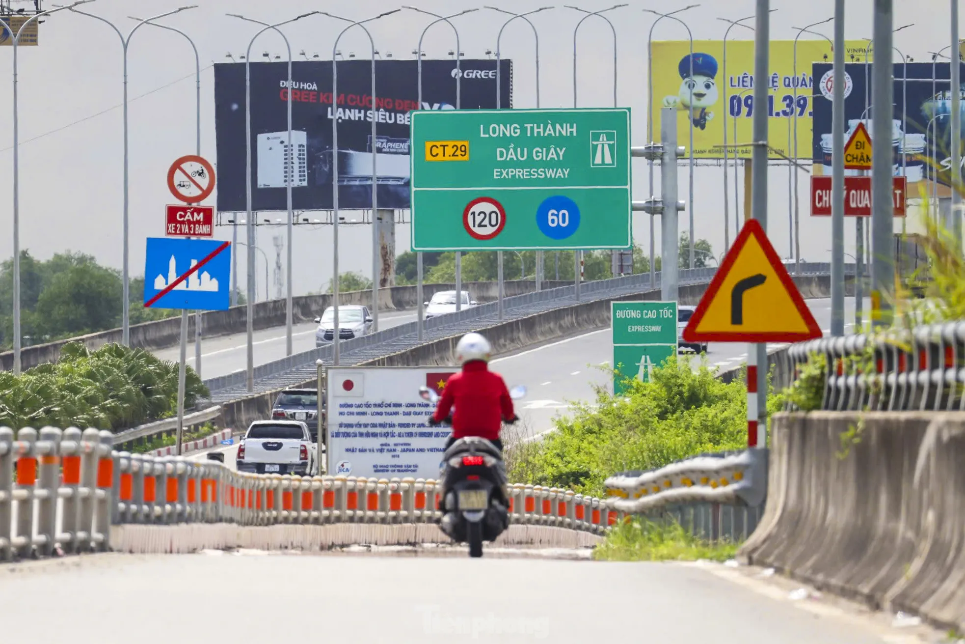 Cận cảnh tuyến cao tốc TPHCM-Long Thành-Dầu Giây sắp mở rộng lên 8 làn xe ảnh 10