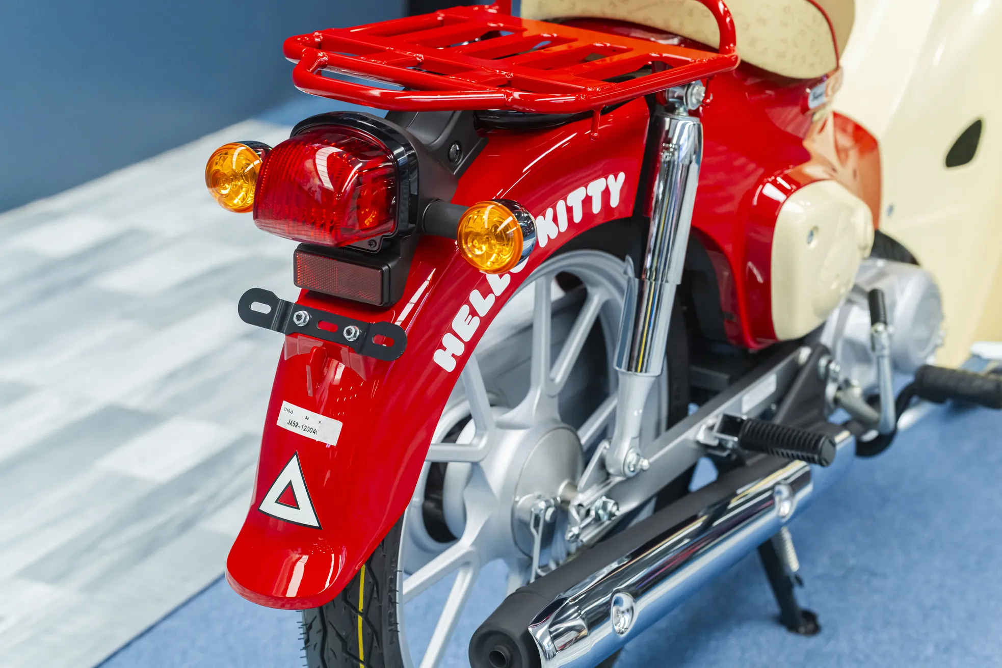 Honda Super Cub bản giới hạn được đưa về Việt Nam ảnh 8