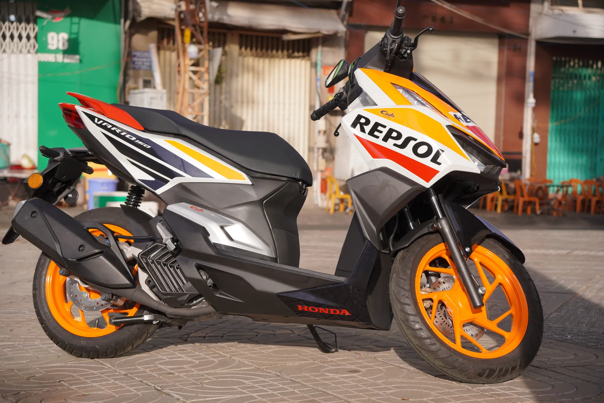 Cận cảnh Honda Vario bản giới hạn Repsol vừa về Việt Nam ảnh 9