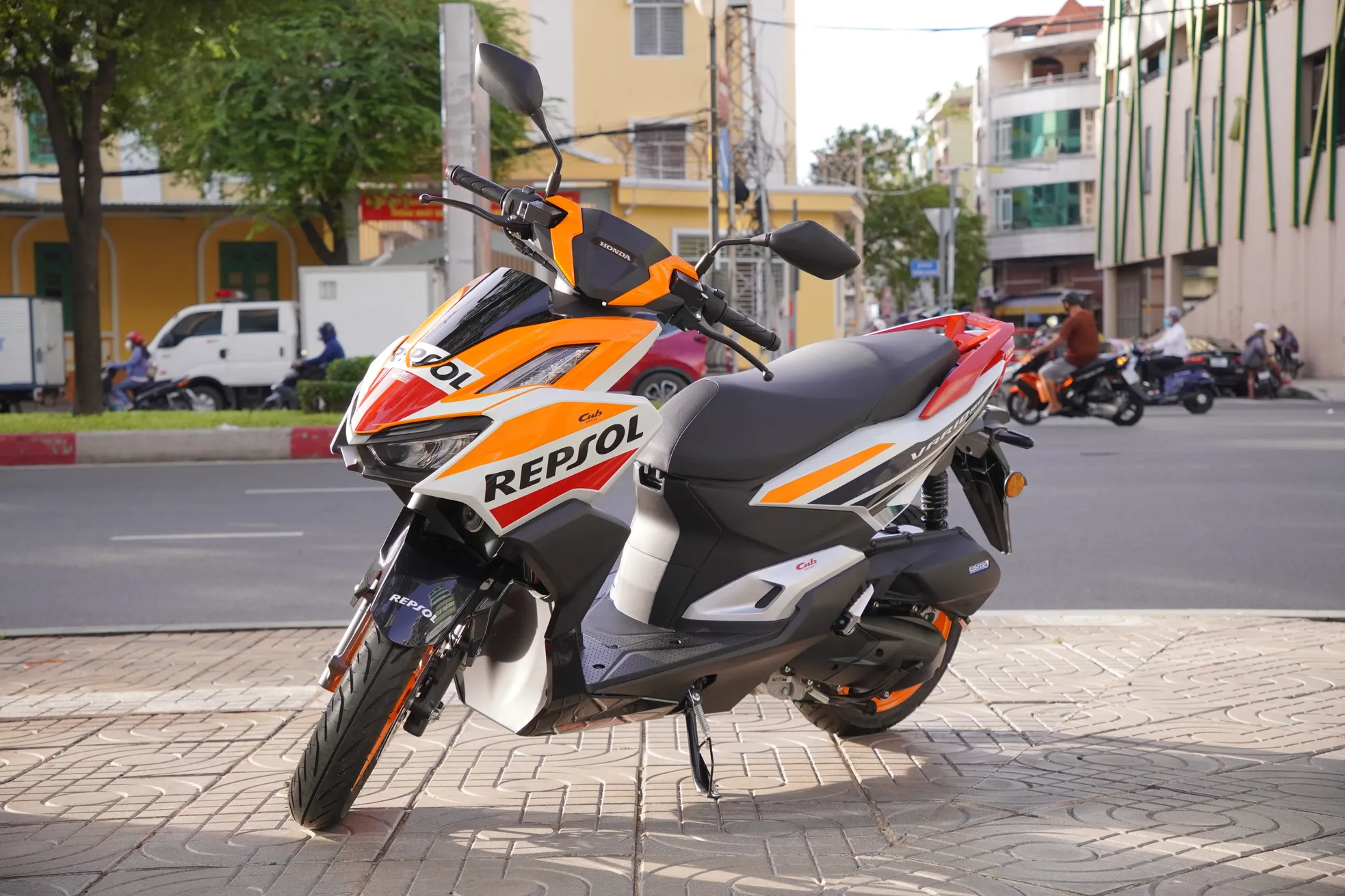 Cận cảnh Honda Vario bản giới hạn Repsol vừa về Việt Nam ảnh 16