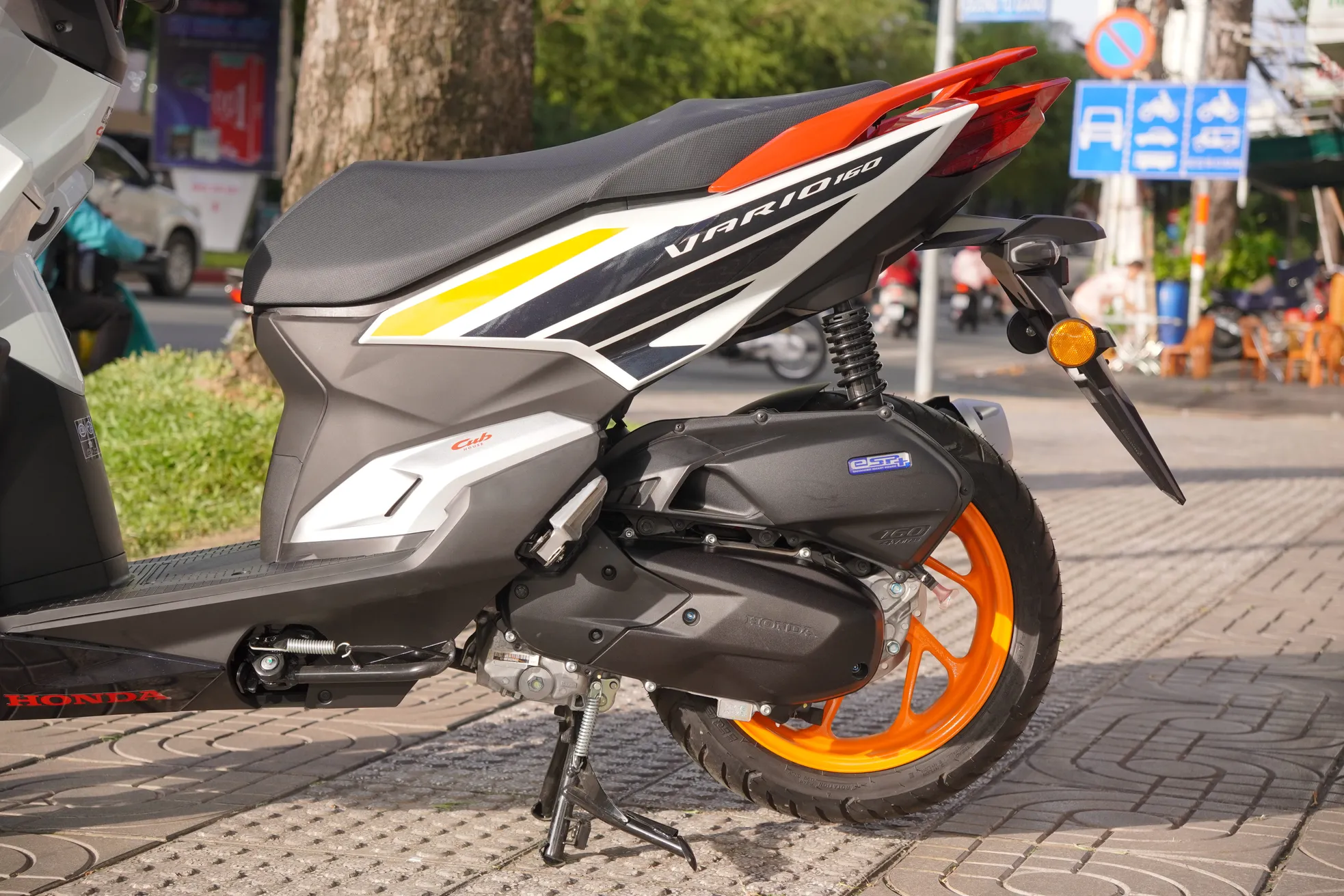 Cận cảnh Honda Vario bản giới hạn Repsol vừa về Việt Nam ảnh 11