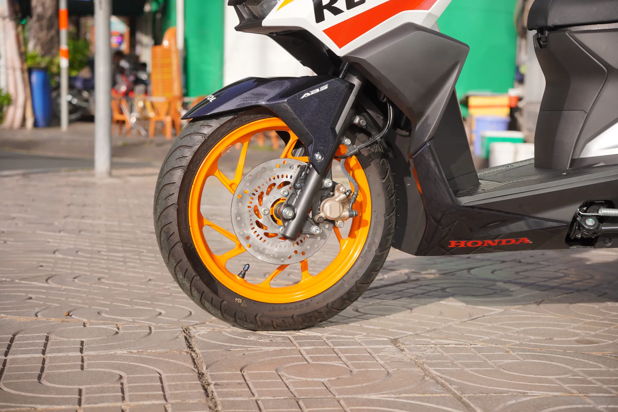 Cận cảnh Honda Vario bản giới hạn Repsol vừa về Việt Nam ảnh 10