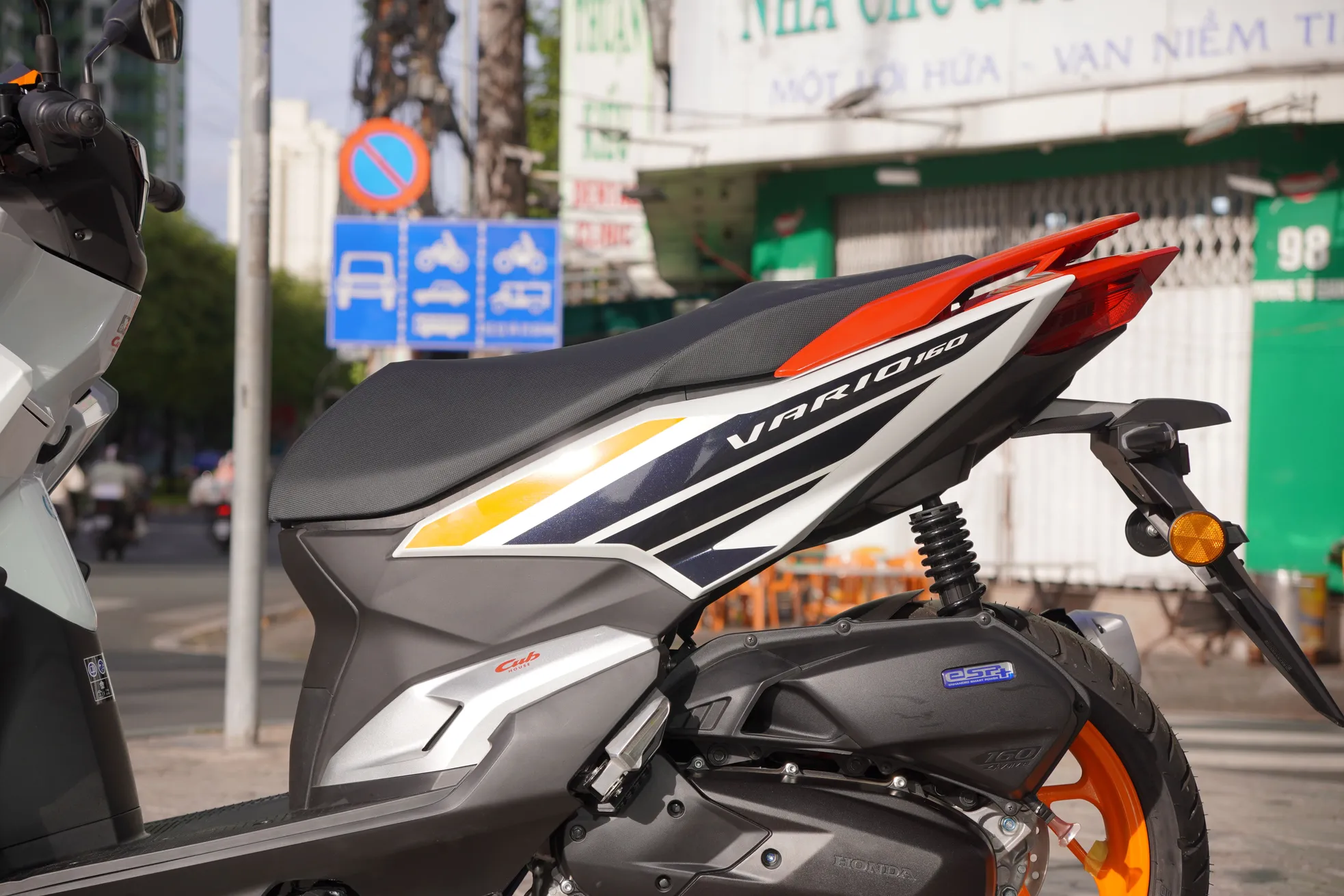 Cận cảnh Honda Vario bản giới hạn Repsol vừa về Việt Nam ảnh 5